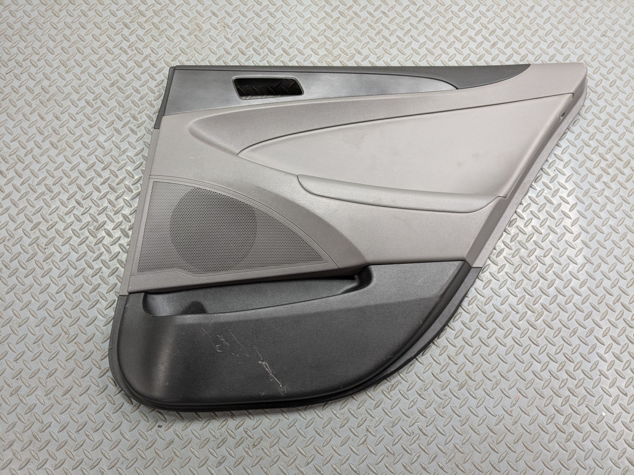 11 - 13 HYUNDAI SONATA OEM INTERIOR DOOR TRIM PANEL REAR RIGHT PASSENGER SIDE