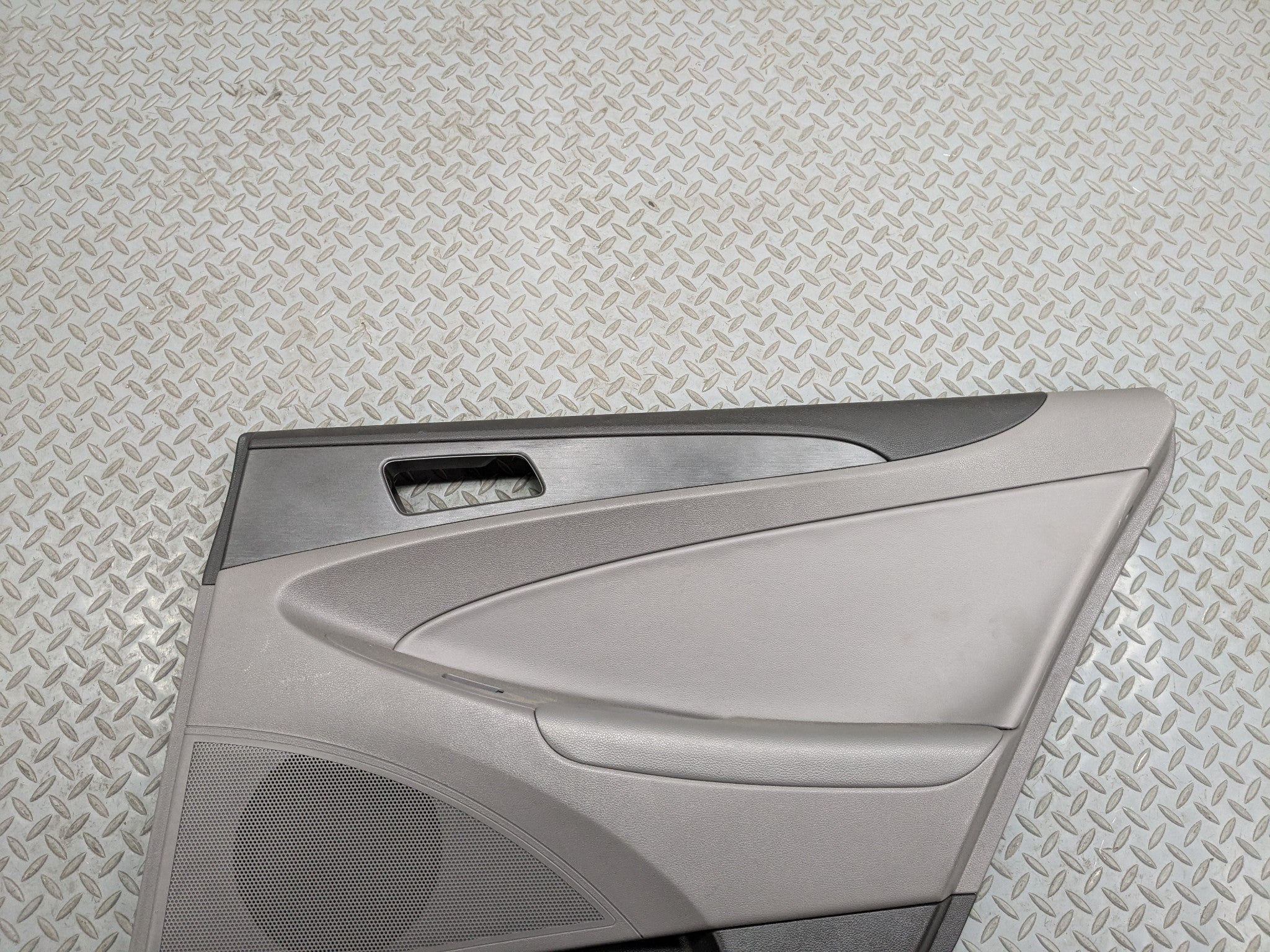 11 - 13 HYUNDAI SONATA OEM INTERIOR DOOR TRIM PANEL REAR RIGHT PASSENGER SIDE