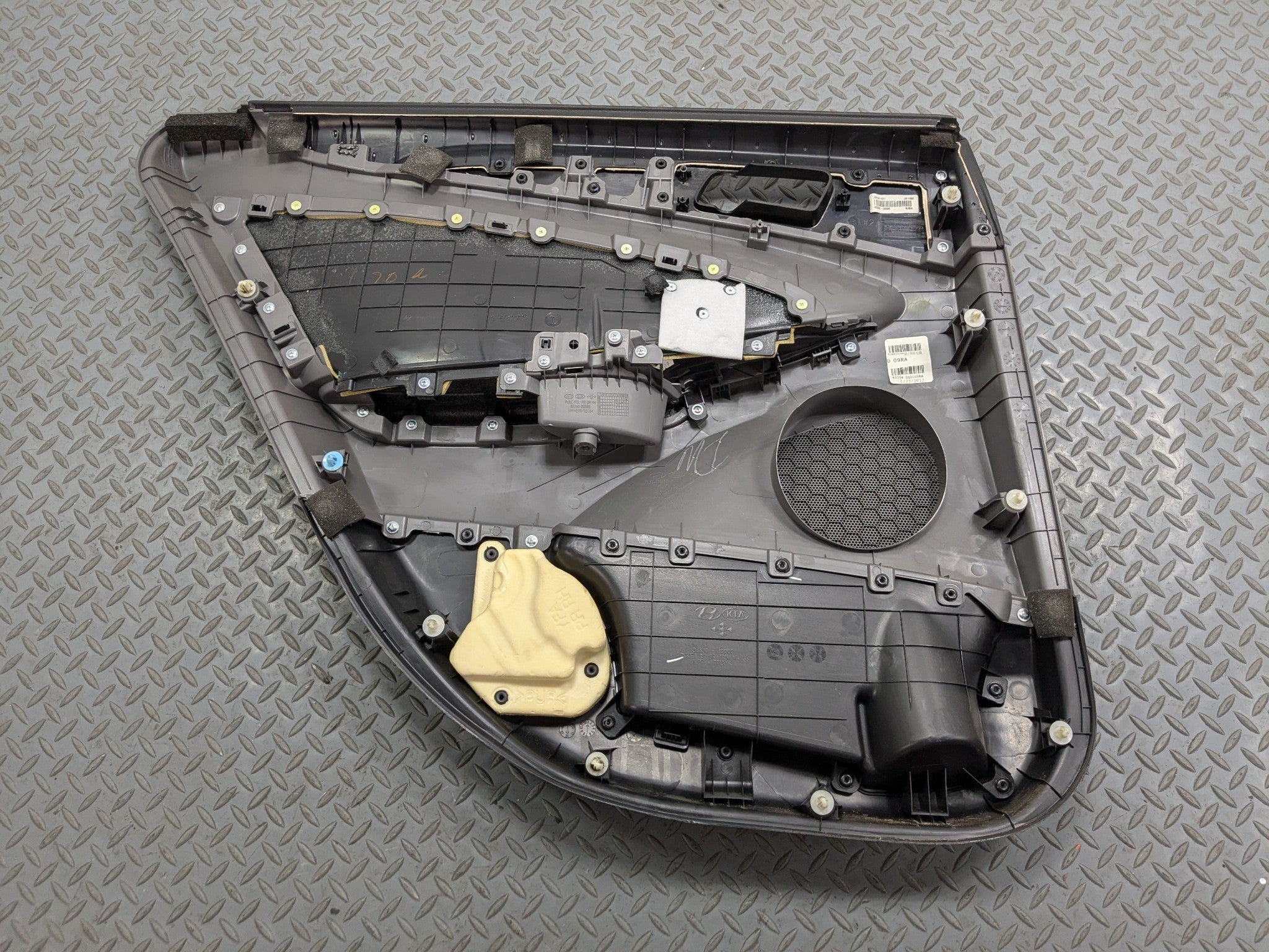 11 - 13 HYUNDAI SONATA OEM INTERIOR DOOR TRIM PANEL REAR RIGHT PASSENGER SIDE