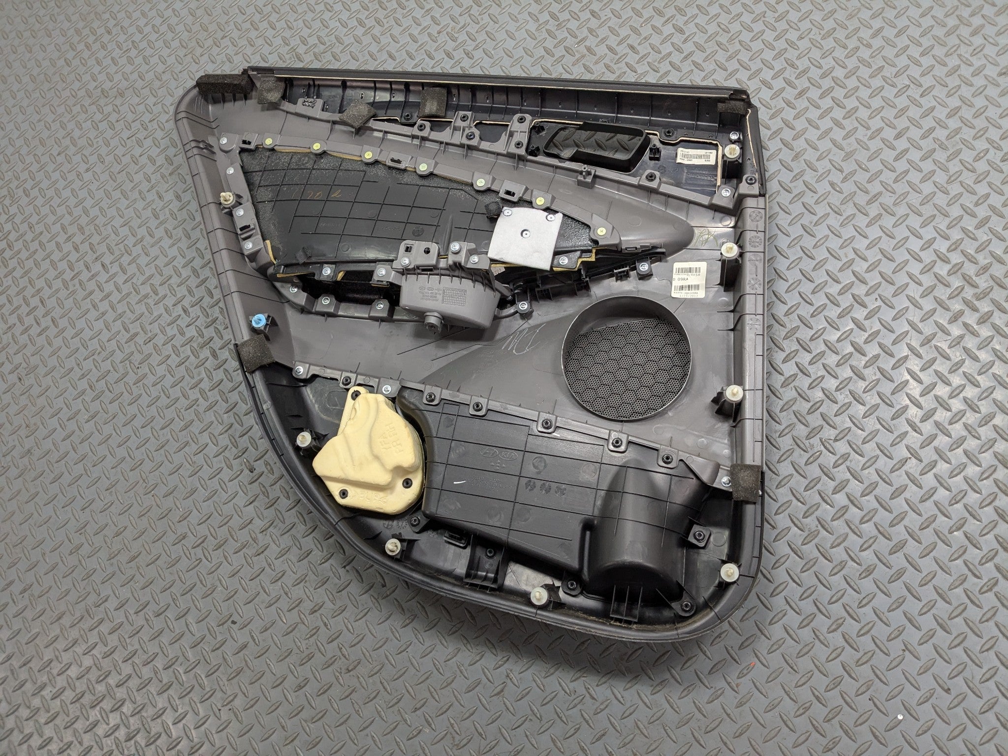 11 - 13 HYUNDAI SONATA OEM INTERIOR DOOR TRIM PANEL REAR RIGHT PASSENGER SIDE