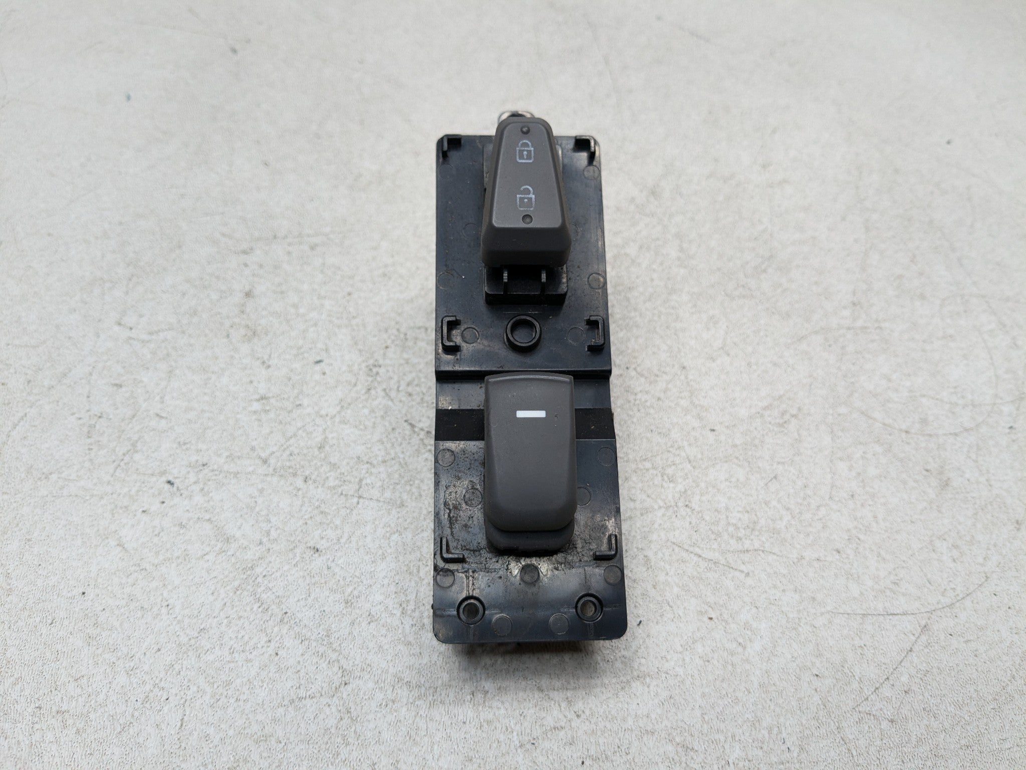 2011 - 2013 HYUNDAI SONATA OEM DOOR SWITCH ASSEMBLY FRONT RIGHT PASSENGER SIDE