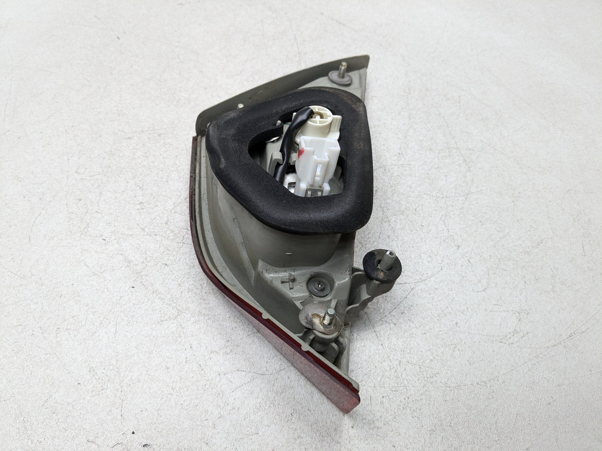 2011 - 2013 HYUNDAI SONATA OEM INNER TRUNK DECKLID TAILLIGHT LAMP REAR LEFT