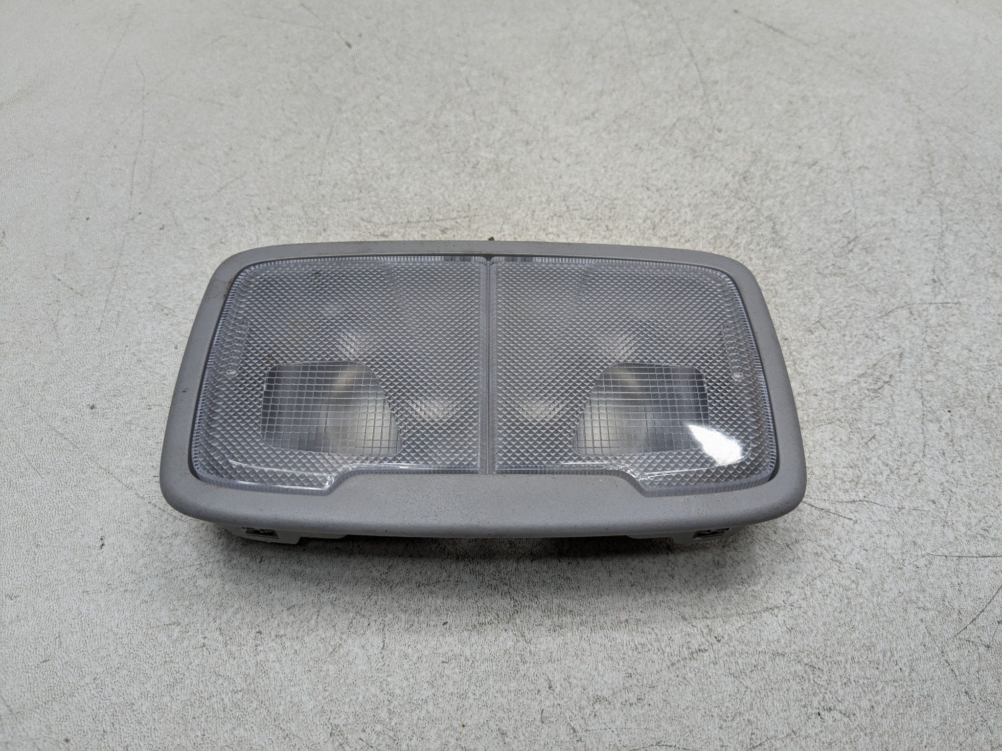 11 - 13 HYUNDAI SONATA OEM ROOF OVERHEAD INTERIOR DOME READING MAP LIGHT REAR