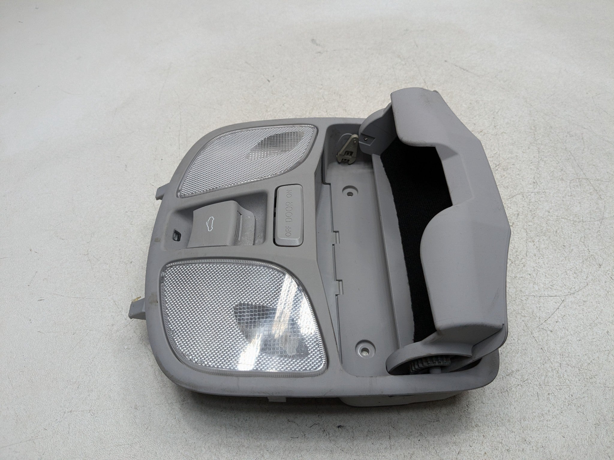 11 - 13 HYUNDAI SONATA OEM ROOF OVERHEAD INTERIOR DOME READING MAP LIGHT FRONT