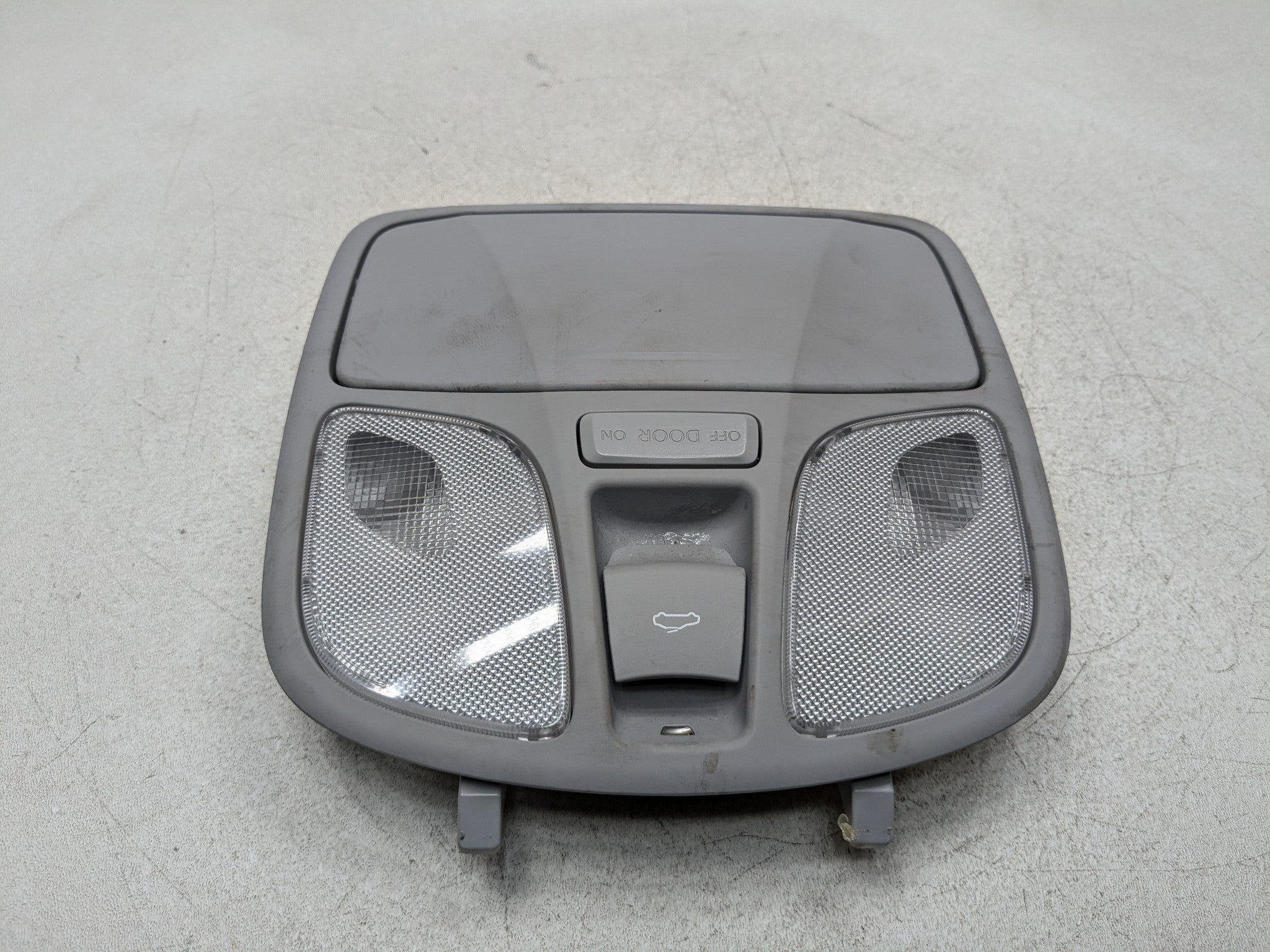 11 - 13 HYUNDAI SONATA OEM ROOF OVERHEAD INTERIOR DOME READING MAP LIGHT FRONT