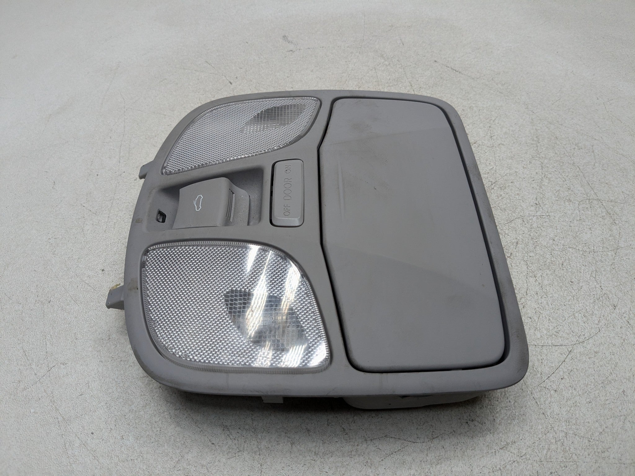 11 - 13 HYUNDAI SONATA OEM ROOF OVERHEAD INTERIOR DOME READING MAP LIGHT FRONT