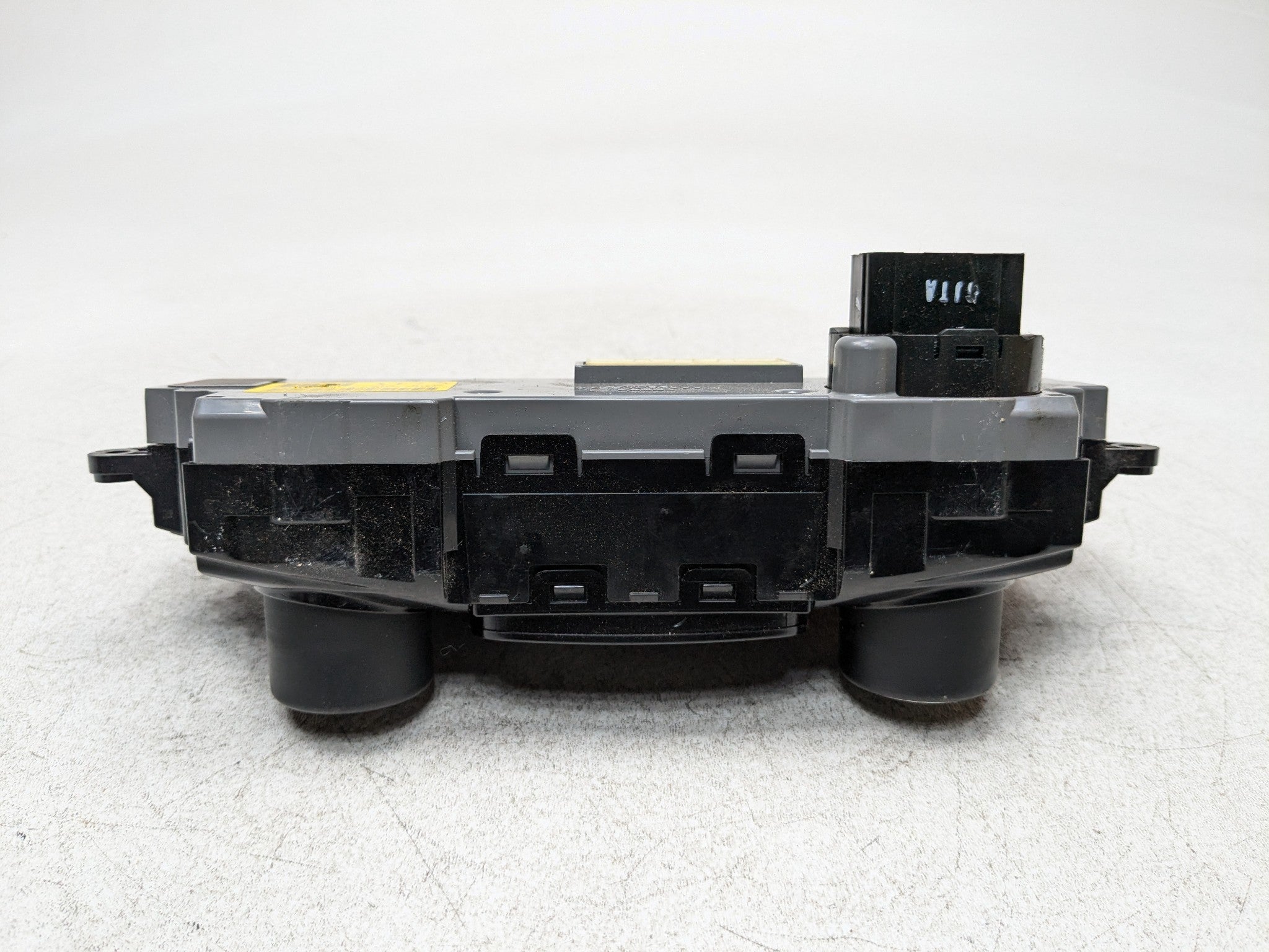 11 - 13 HYUNDAI SONATA OEM CLIMATE CONTROL TEMPERATURE UNIT AC HEATER FRONT SIDE