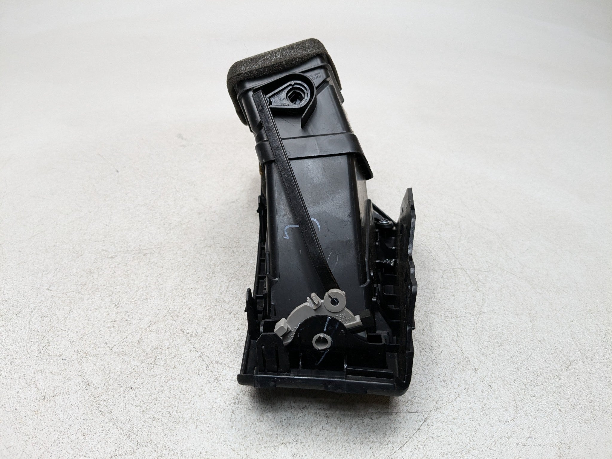 2011 - 2013 HYUNDAI SONATA OEM DASH PANEL AIR HEATER VENT FRONT LEFT DRIVER SIDE
