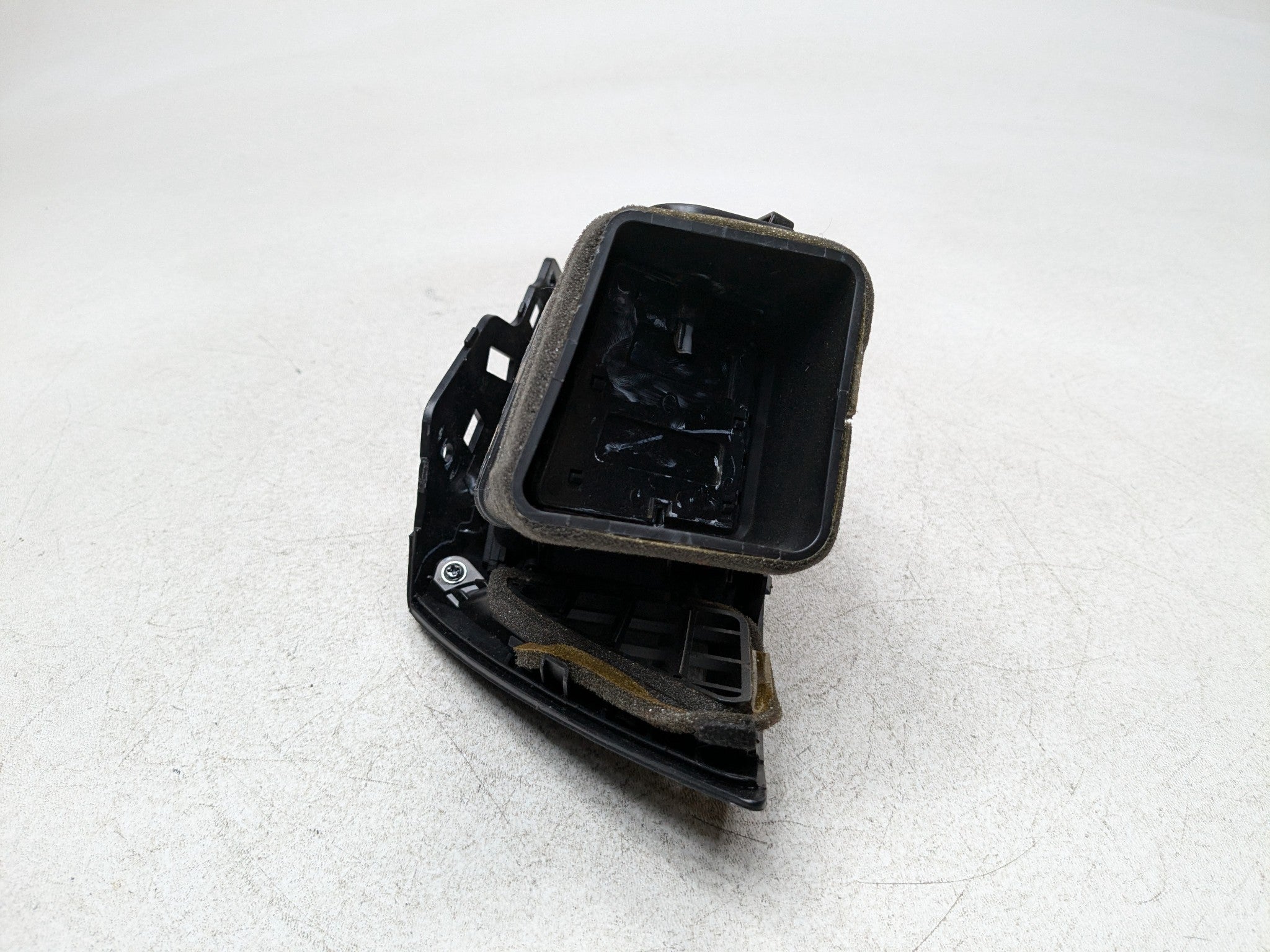 2011 - 2013 HYUNDAI SONATA OEM DASH PANEL AIR HEATER VENT FRONT LEFT DRIVER SIDE
