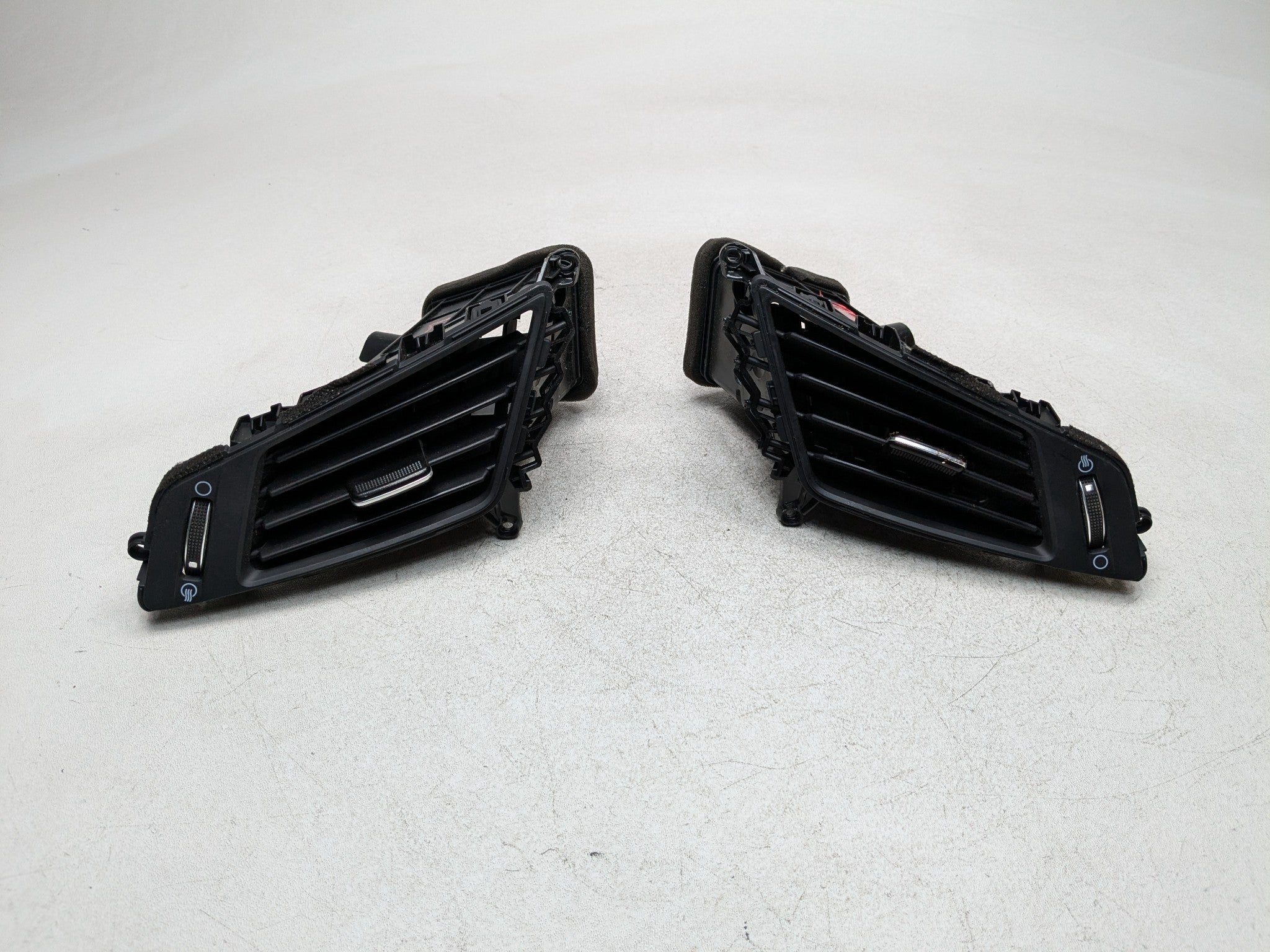 2011 - 2013 HYUNDAI SONATA OEM DASH PANEL AIR HEATER VENTS FRONT CENTER