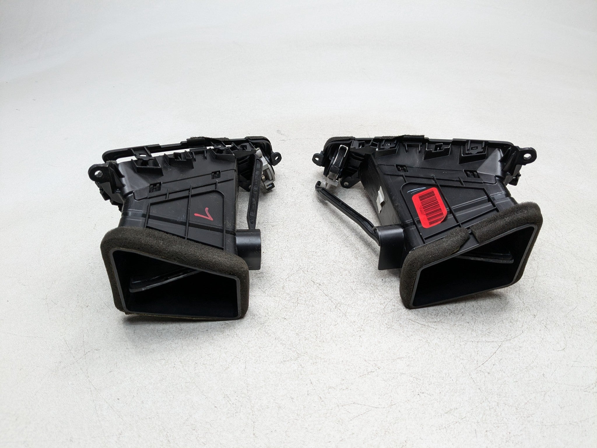 2011 - 2013 HYUNDAI SONATA OEM DASH PANEL AIR HEATER VENTS FRONT CENTER