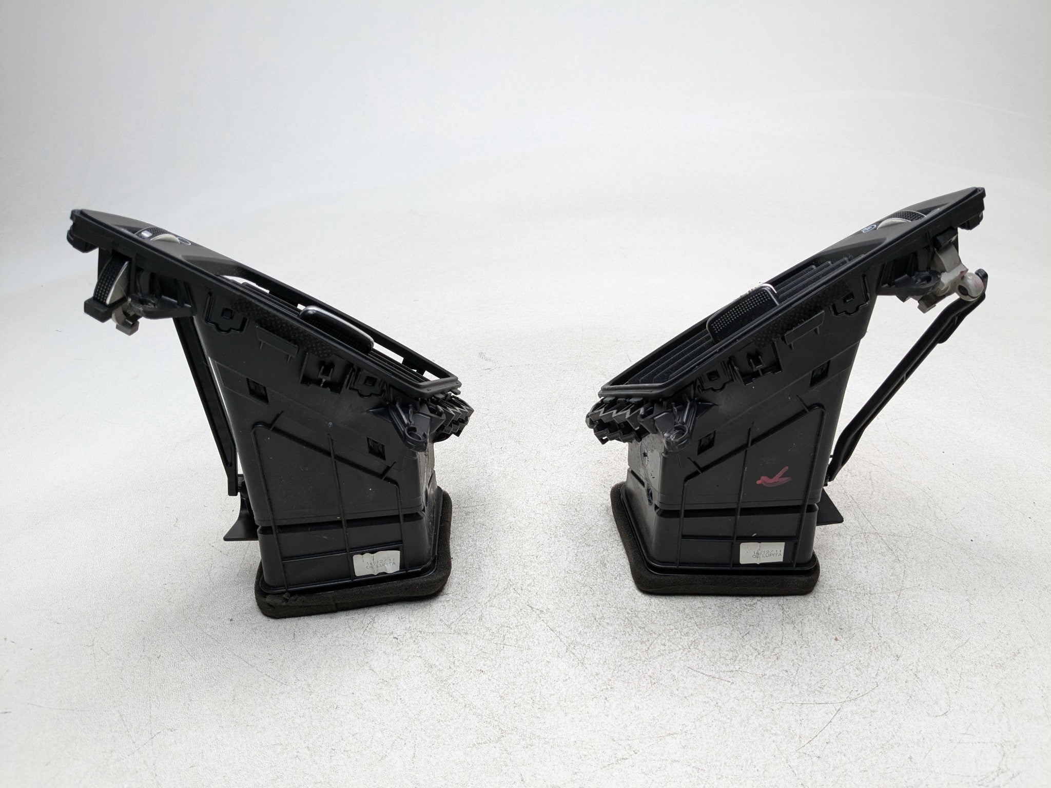 2011 - 2013 HYUNDAI SONATA OEM DASH PANEL AIR HEATER VENTS FRONT CENTER