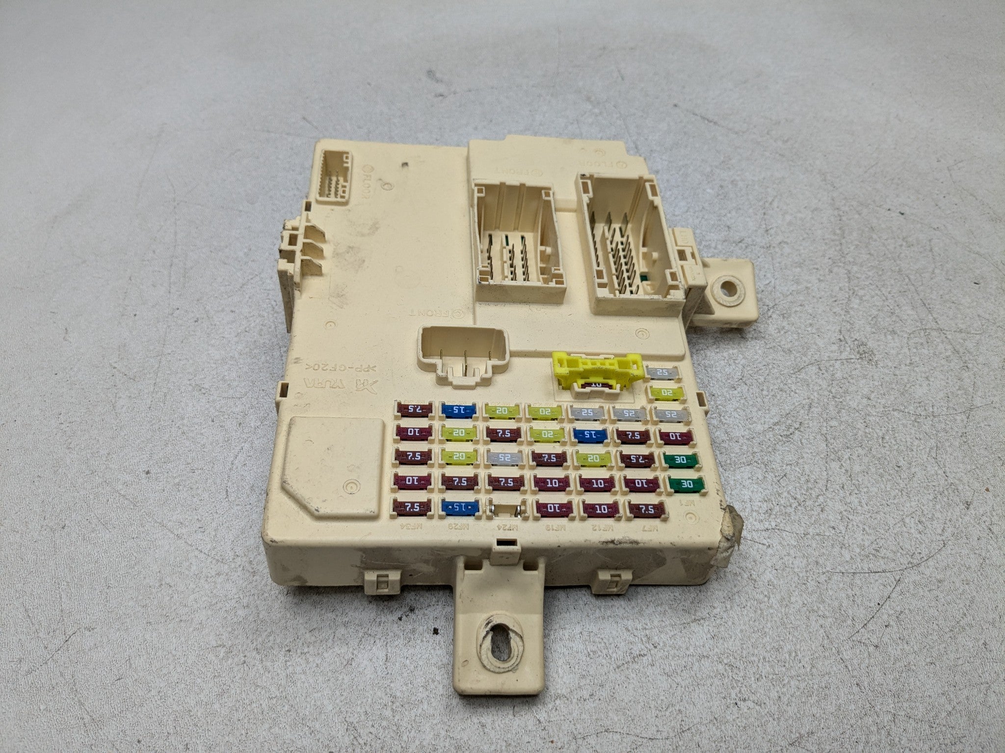 2011 - 2013 HYUNDAI SONATA OEM CABIN FUSE BOX INTERIOR RELAY JUNCTION BLOCK