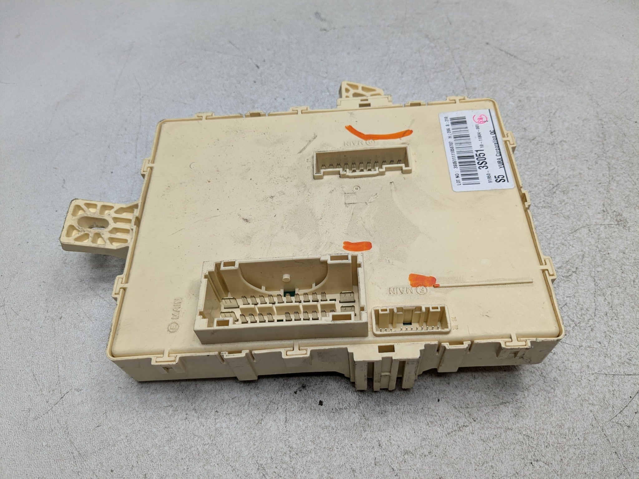 2011 - 2013 HYUNDAI SONATA OEM CABIN FUSE BOX INTERIOR RELAY JUNCTION BLOCK