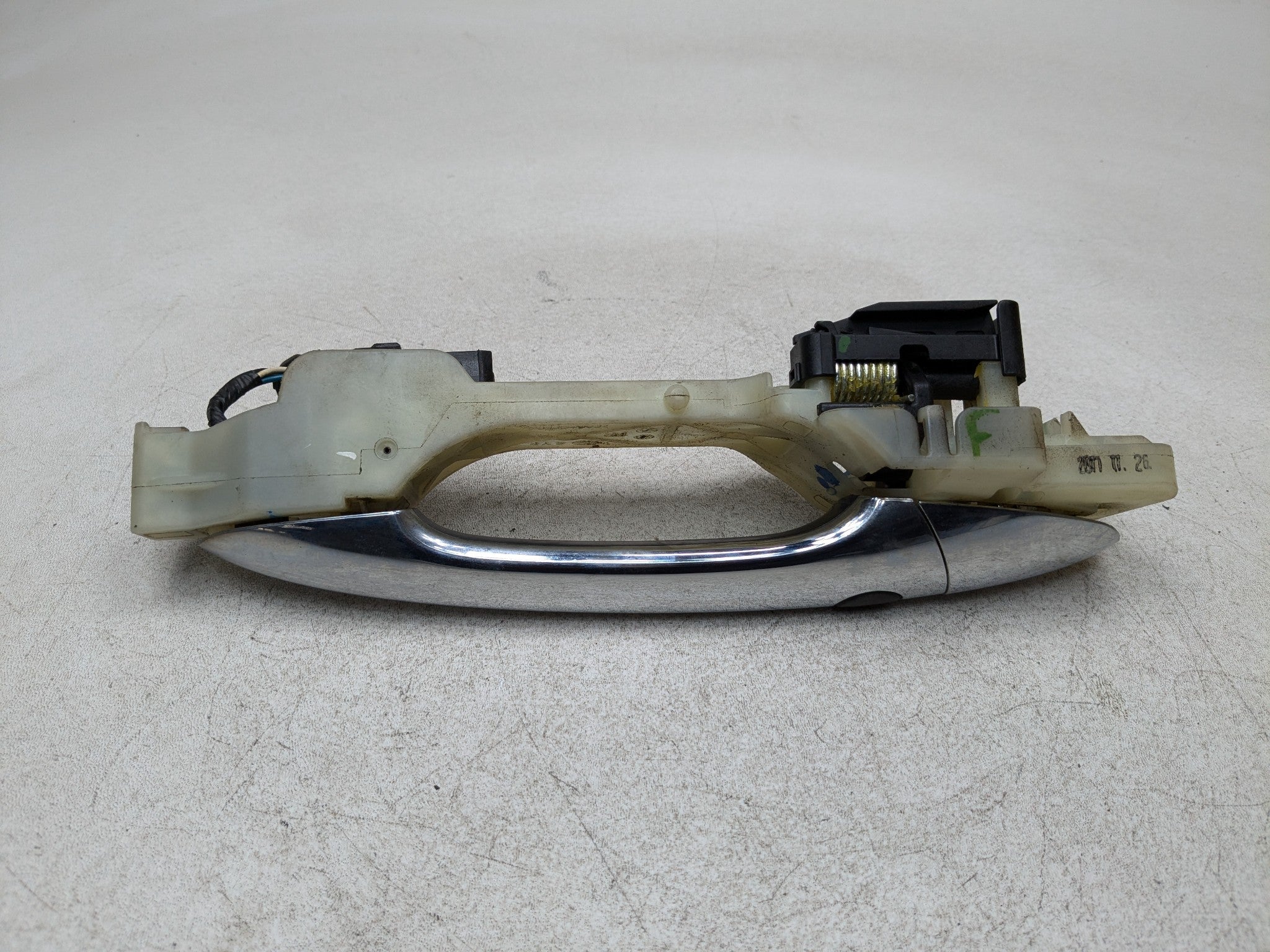2011 - 2013 HYUNDAI SONATA OEM EXTERIOR DOOR HANDLE FRONT RIGHT PASSENGER SIDE