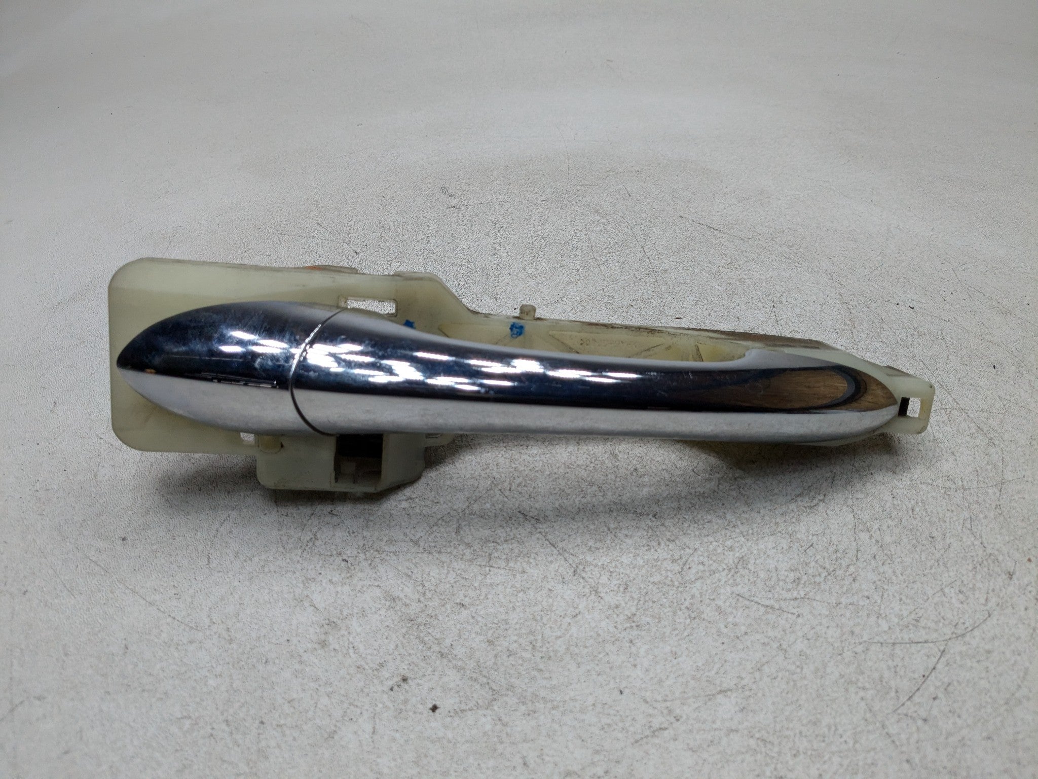 2011 - 2013 HYUNDAI SONATA OEM EXTERIOR DOOR HANDLE REAR RIGHT PASSENGER SIDE