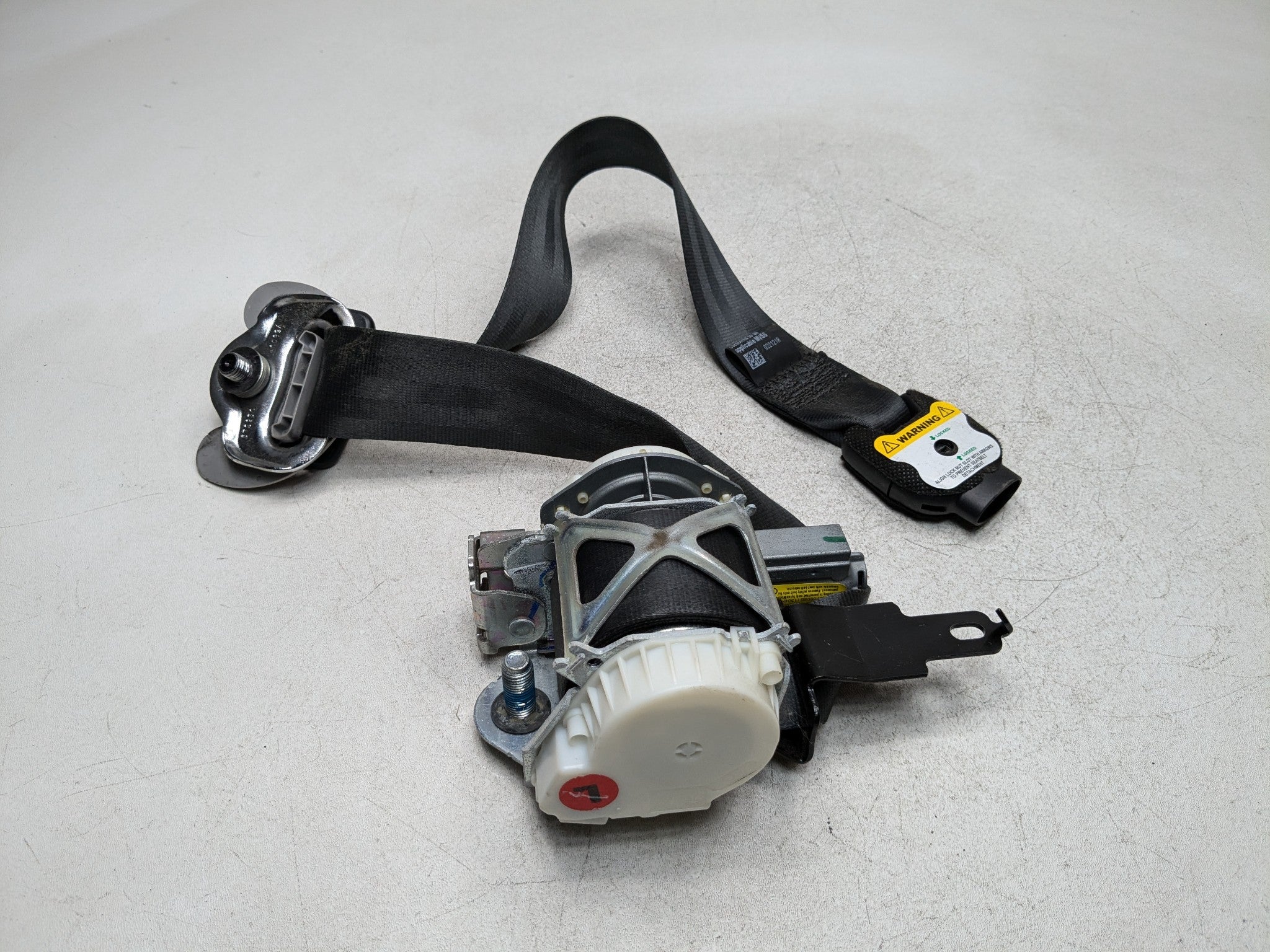 11 - 13 HYUNDAI SONATA OEM SEAT BELT RETRACTOR ASSEMBLY FRONT LEFT DRIVER SIDE