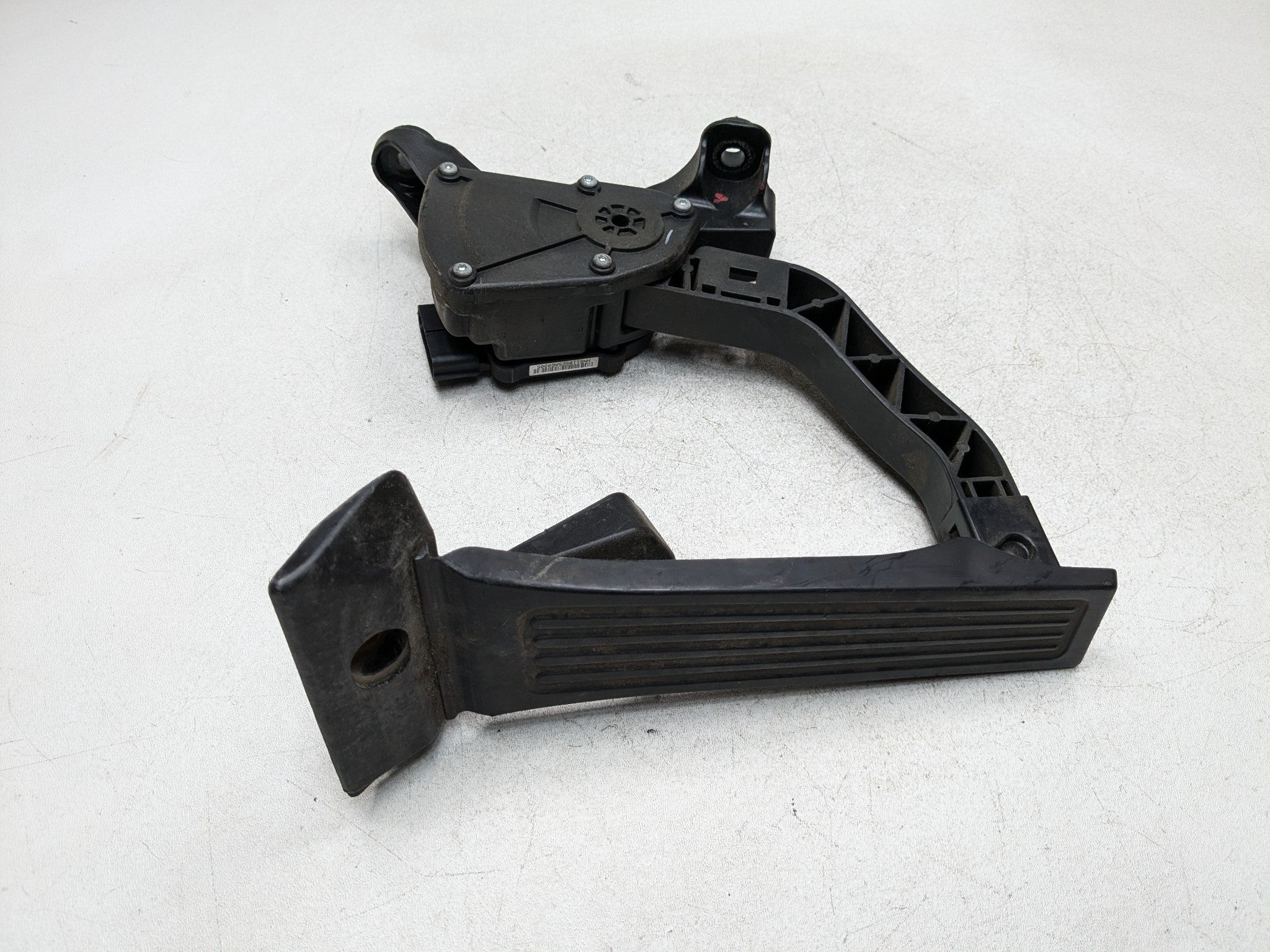 11 - 13 HYUNDAI SONATA OEM THROTTLE GAS ACCELERATOR PEDAL SENSOR ASSEMBLY BLACK
