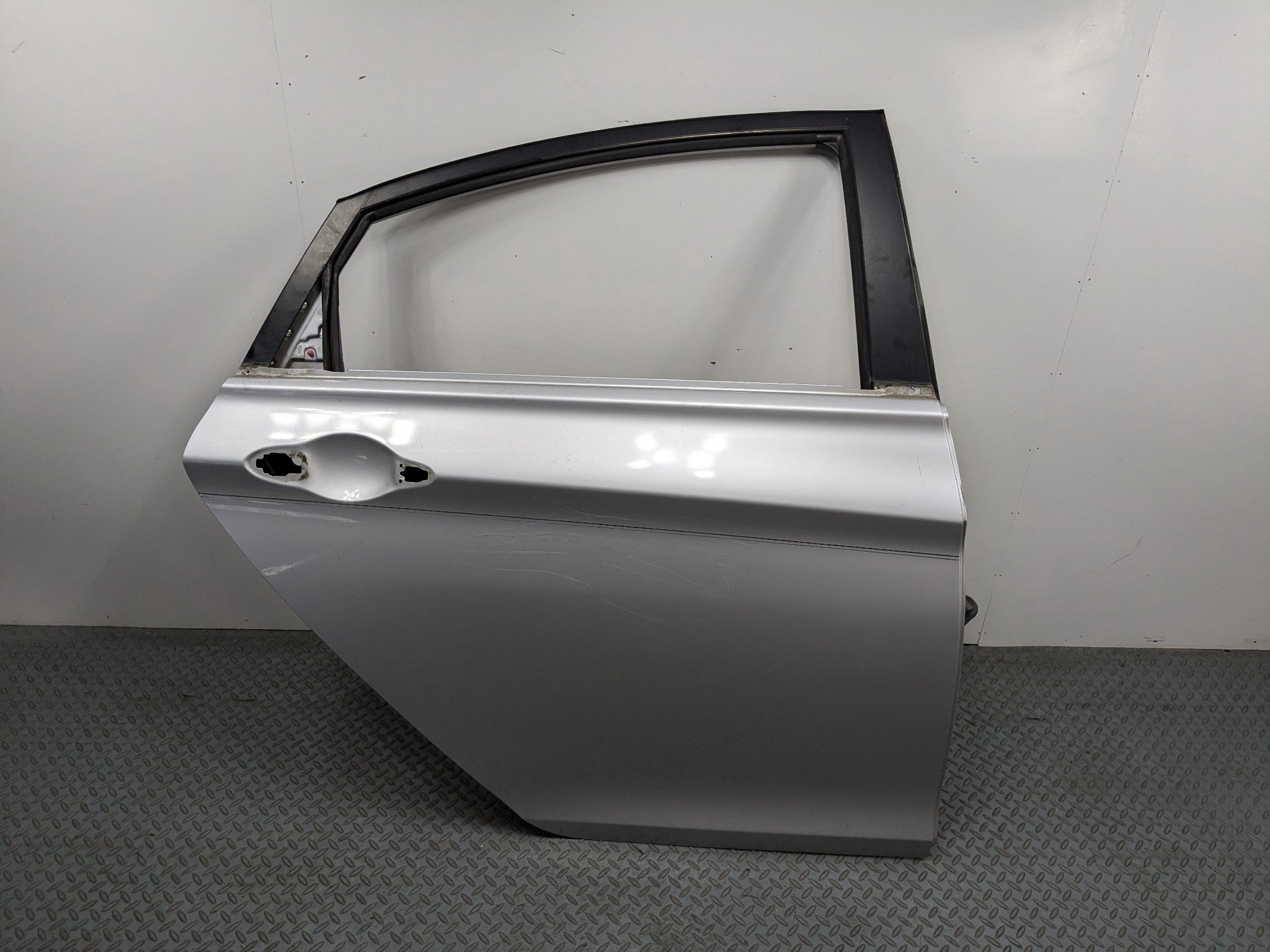 11-13 HYUNDAI SONATA OEM DOOR SHELL PANEL RADIANT SILVER REAR RIGHT PASSENGER