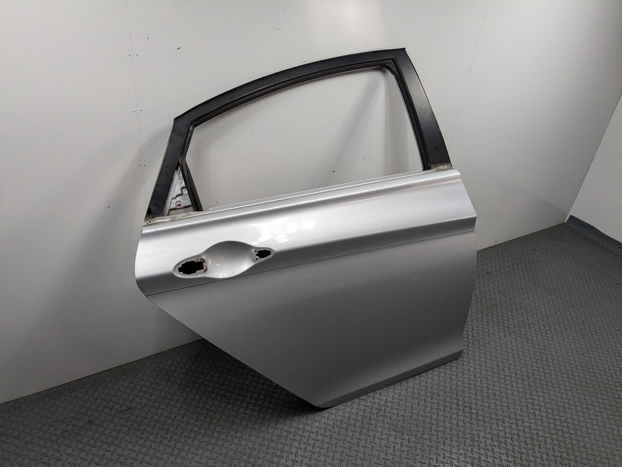 11-13 HYUNDAI SONATA OEM DOOR SHELL PANEL RADIANT SILVER REAR RIGHT PASSENGER