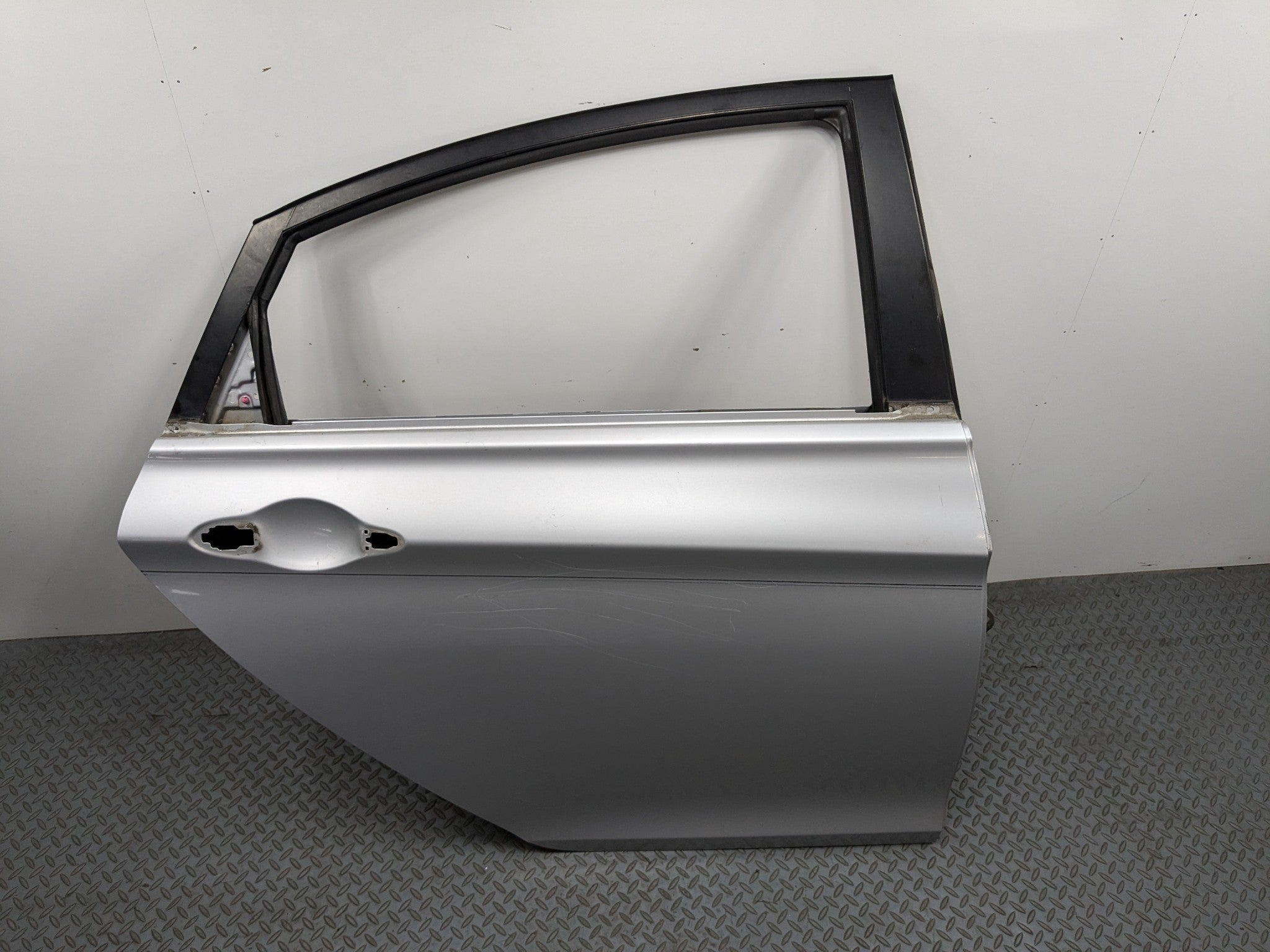 11-13 HYUNDAI SONATA OEM DOOR SHELL PANEL RADIANT SILVER REAR RIGHT PASSENGER