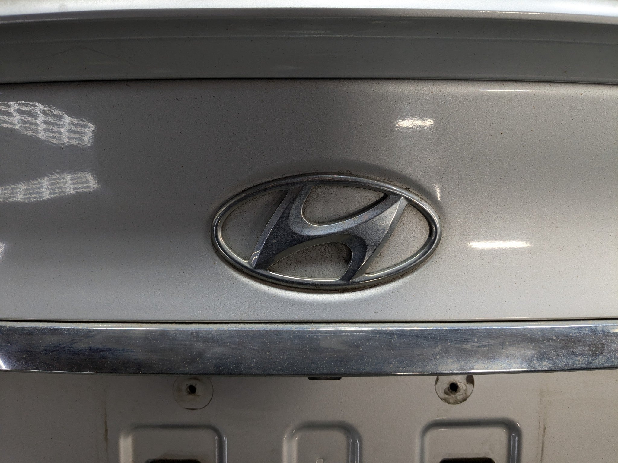 11-13 HYUNDAI SONATA OEM REAR TRUNK LID DECKLID PANEL WITH EMBLEM RADIANT SILVER