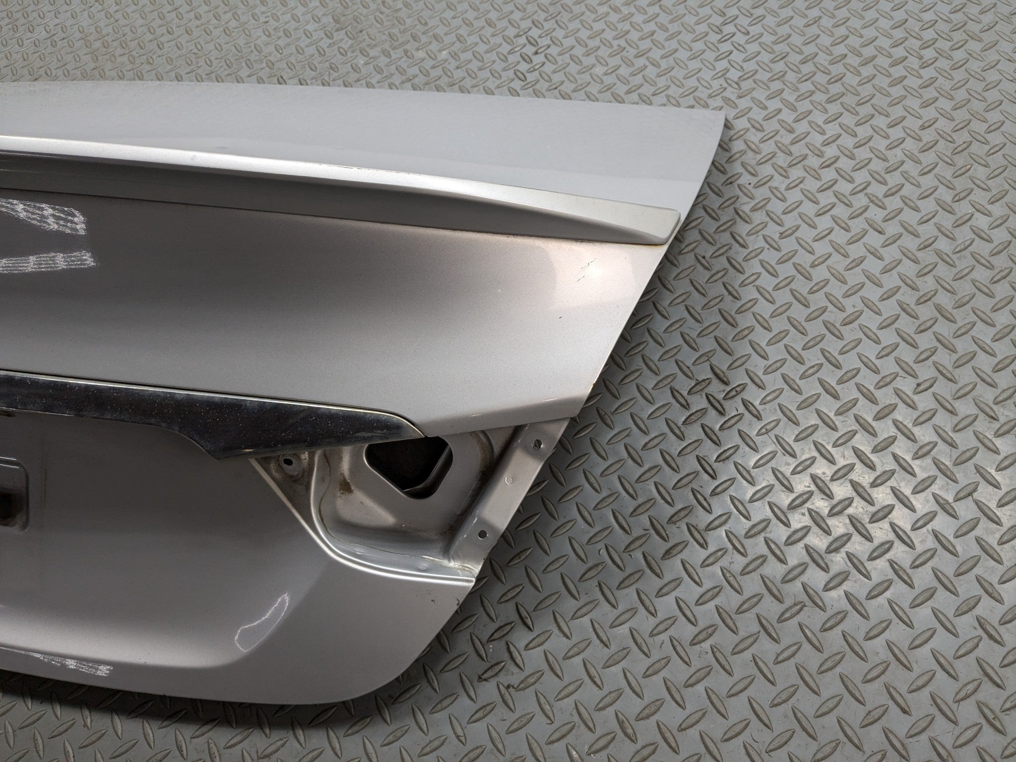 11-13 HYUNDAI SONATA OEM REAR TRUNK LID DECKLID PANEL WITH EMBLEM RADIANT SILVER