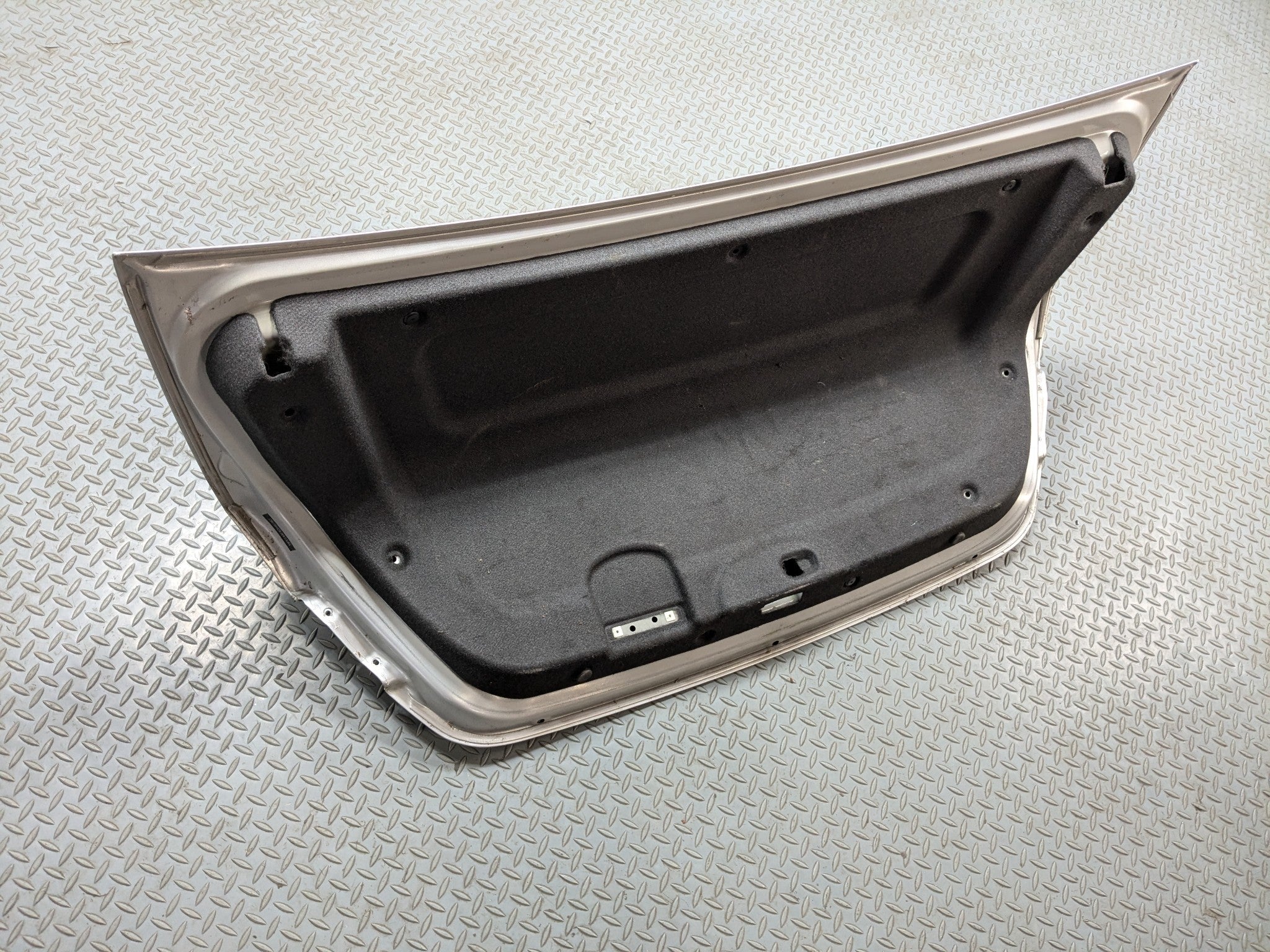 11-13 HYUNDAI SONATA OEM REAR TRUNK LID DECKLID PANEL WITH EMBLEM RADIANT SILVER