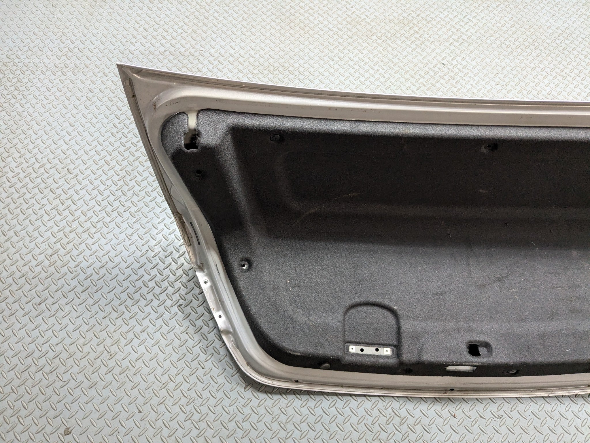 11-13 HYUNDAI SONATA OEM REAR TRUNK LID DECKLID PANEL WITH EMBLEM RADIANT SILVER