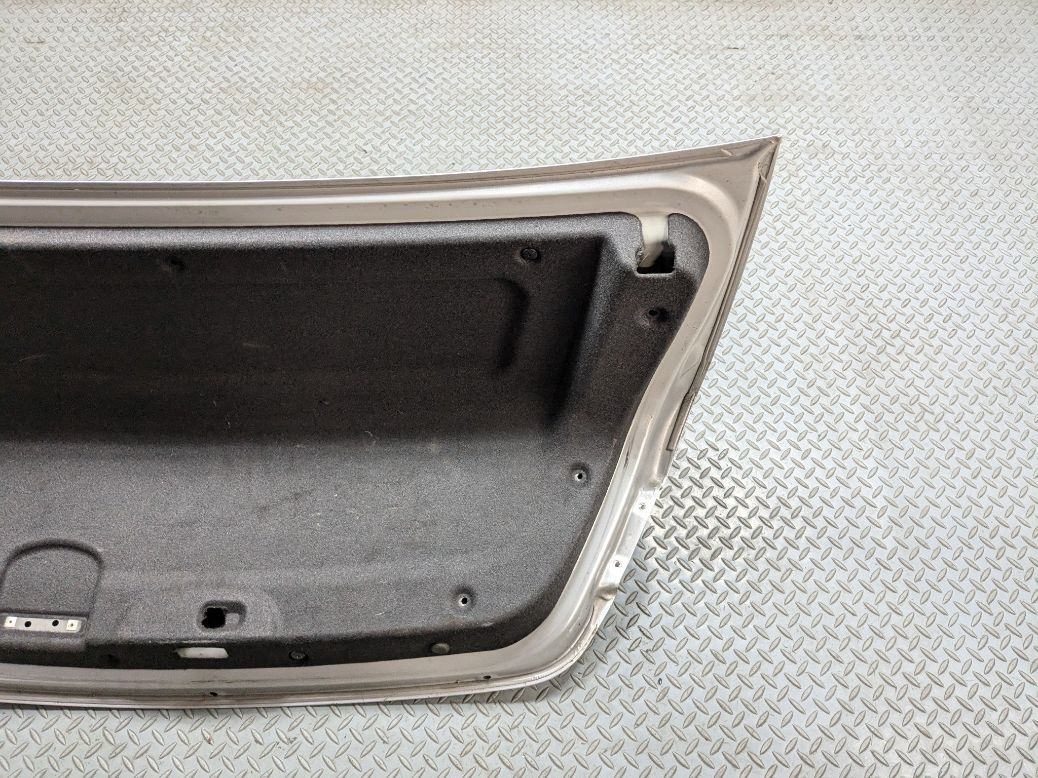 11-13 HYUNDAI SONATA OEM REAR TRUNK LID DECKLID PANEL WITH EMBLEM RADIANT SILVER