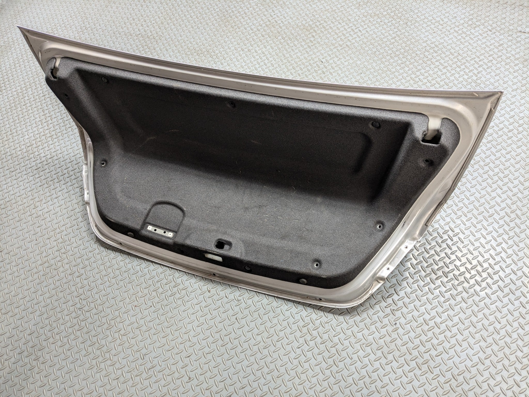 11-13 HYUNDAI SONATA OEM REAR TRUNK LID DECKLID PANEL WITH EMBLEM RADIANT SILVER