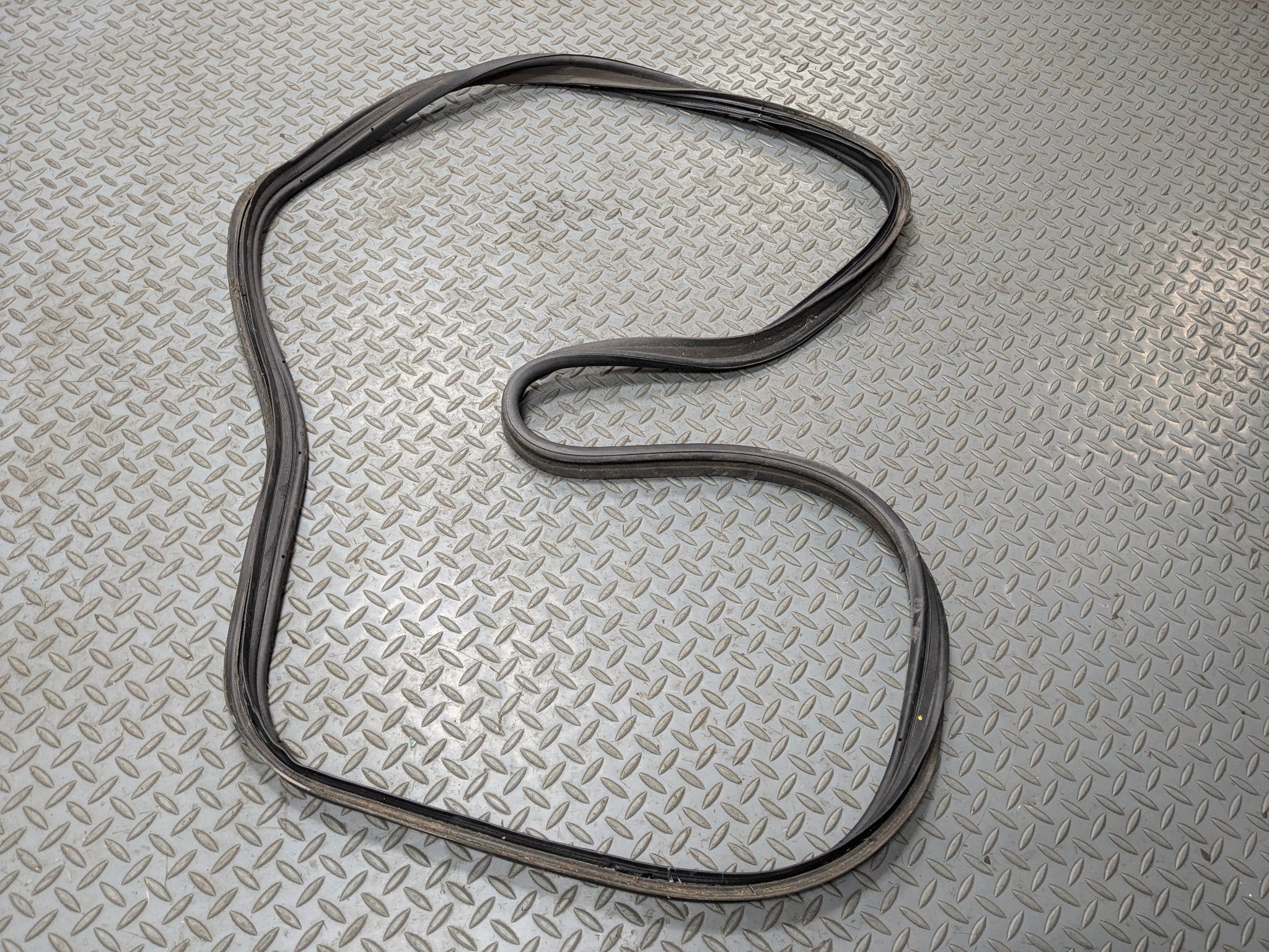 2011 - 2013 HYUNDAI SONATA OEM DOOR SEAL WEATHER STRIPPING RUBBER REAR TRUNK