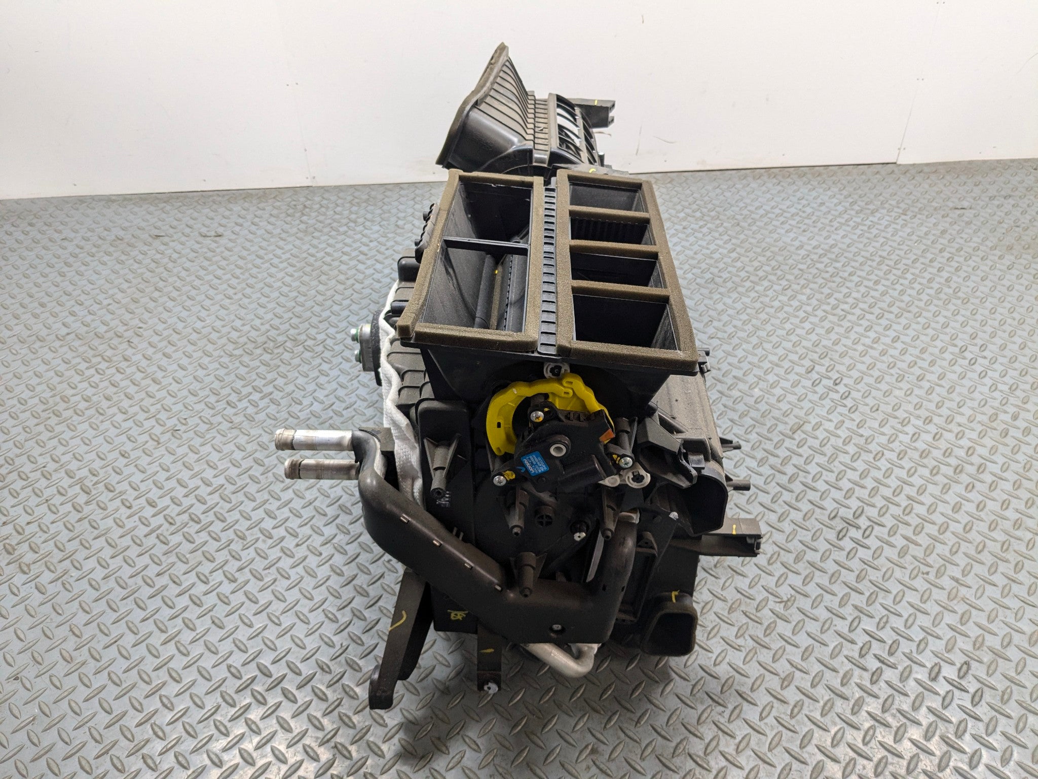 2011 - 2013 HYUNDAI SONATA OEM AC HEATER HEATER CORE BOX ASSEMBLY