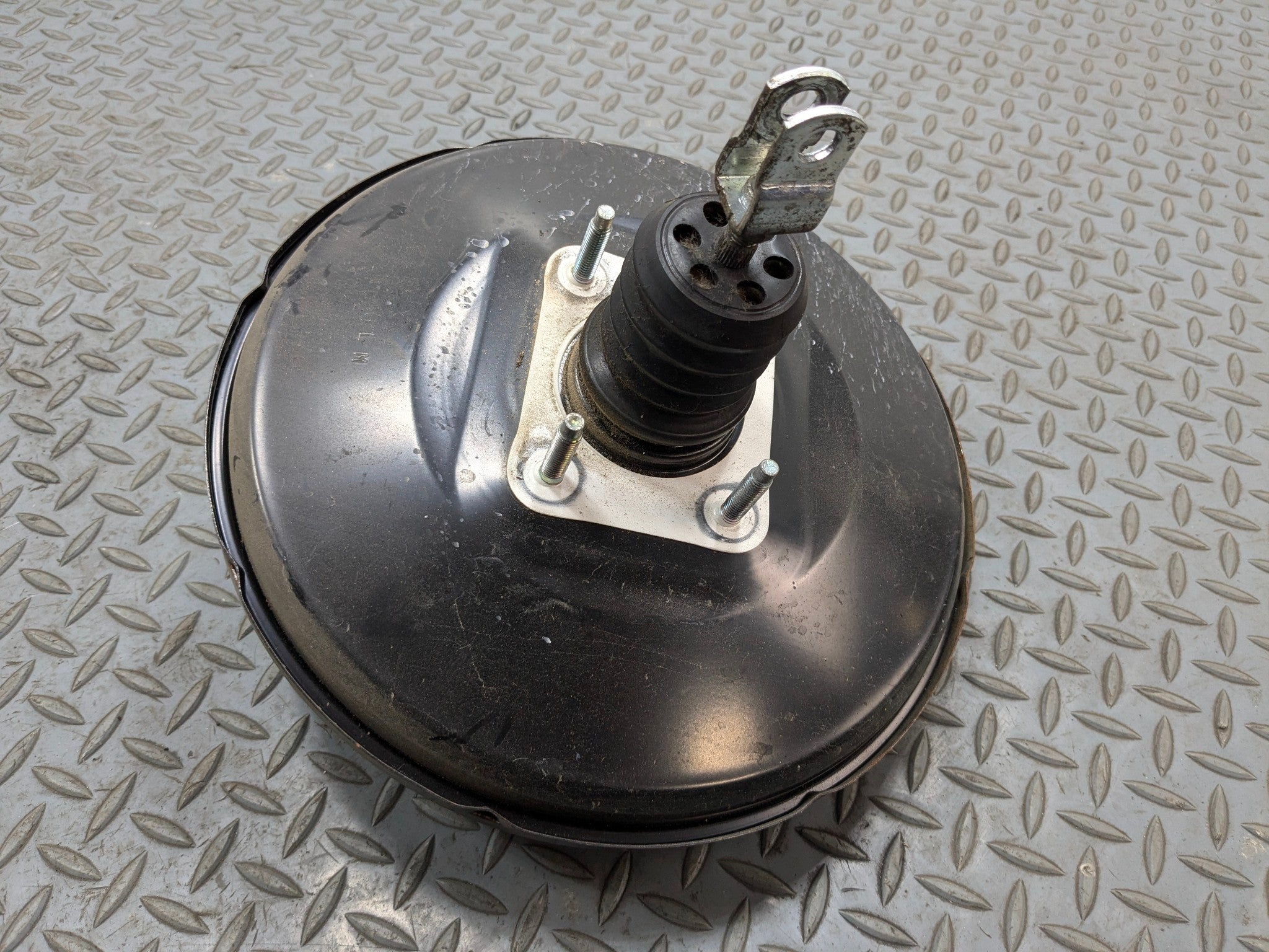 11 - 13 HYUNDAI SONATA OEM POWER BRAKE BOOSTER ASSEMBLY WITHOUT MASTER CYLINDER