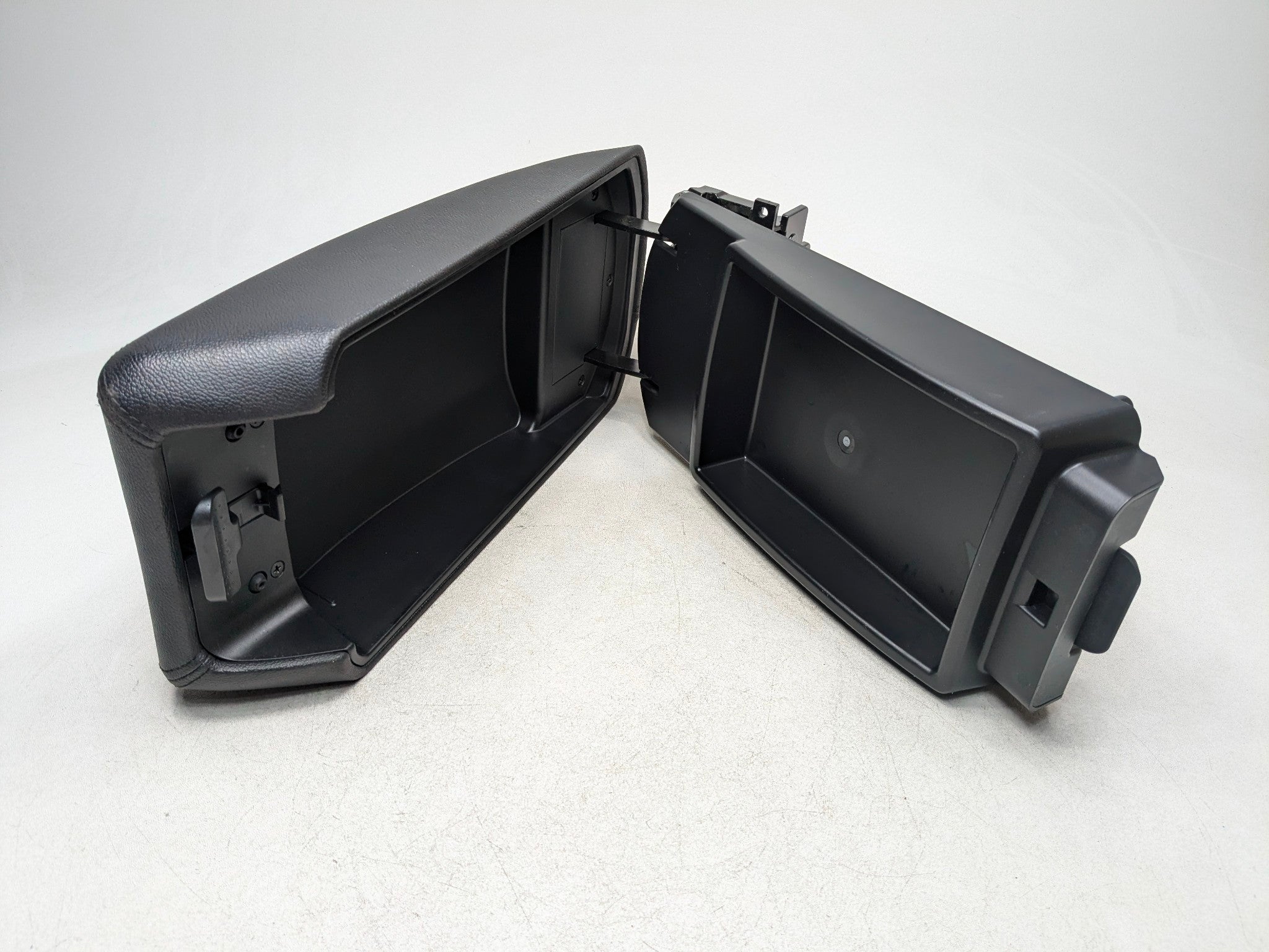12 - 2014 HYUNDAI SONATA OEM CENTER CONSOLE ARMREST LID COVER TOP BLACK LEATHER
