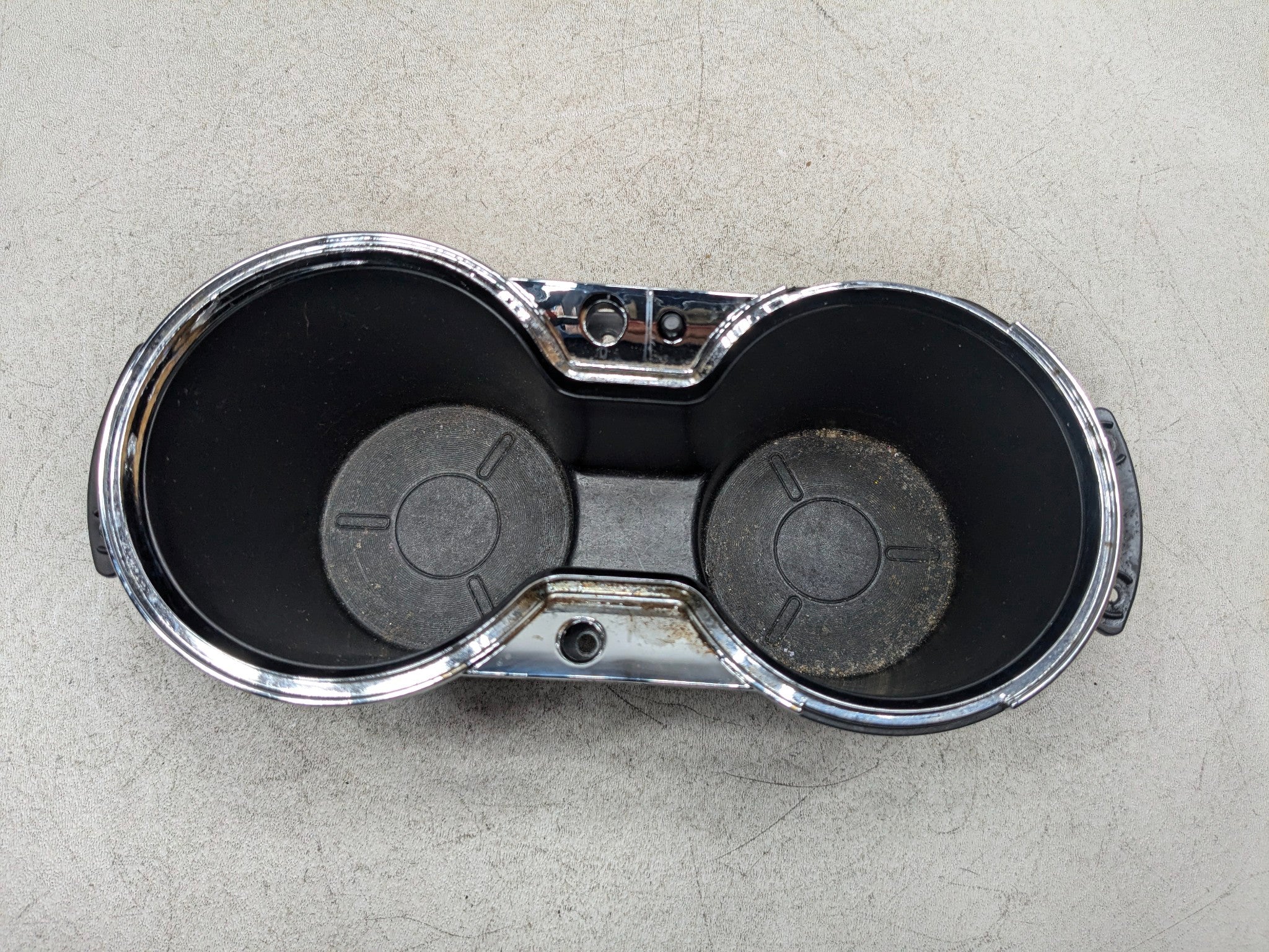 2011 - 2013 HYUNDAI SONATA OEM DUAL CUP HOLDER BLACK INSERT CENTER CONSOLE FRONT