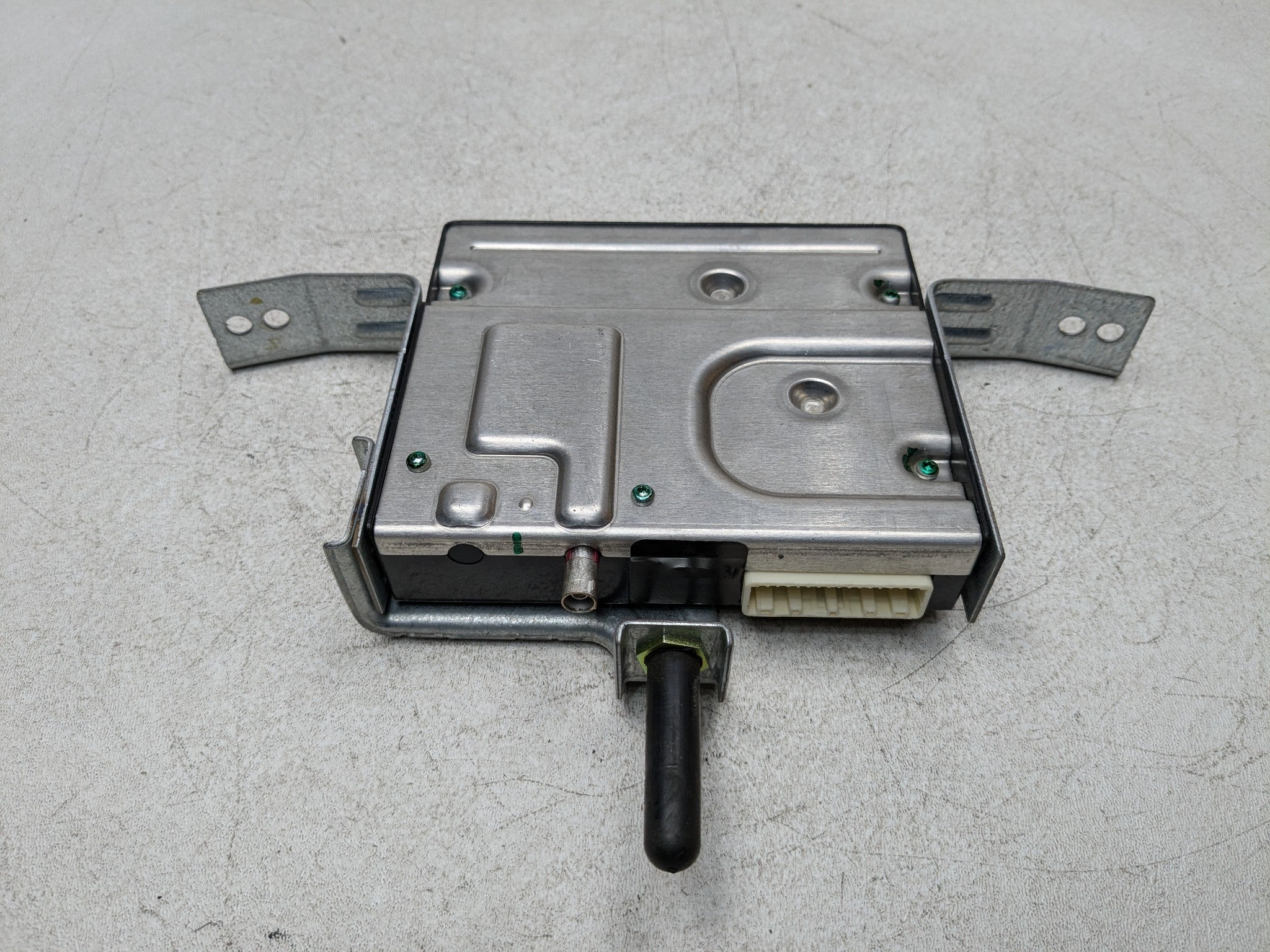 2011 - 2013 HYUNDAI SONATA OEM BLUELINK TELEMATICS COMMUNICATION CONTROL MODULE