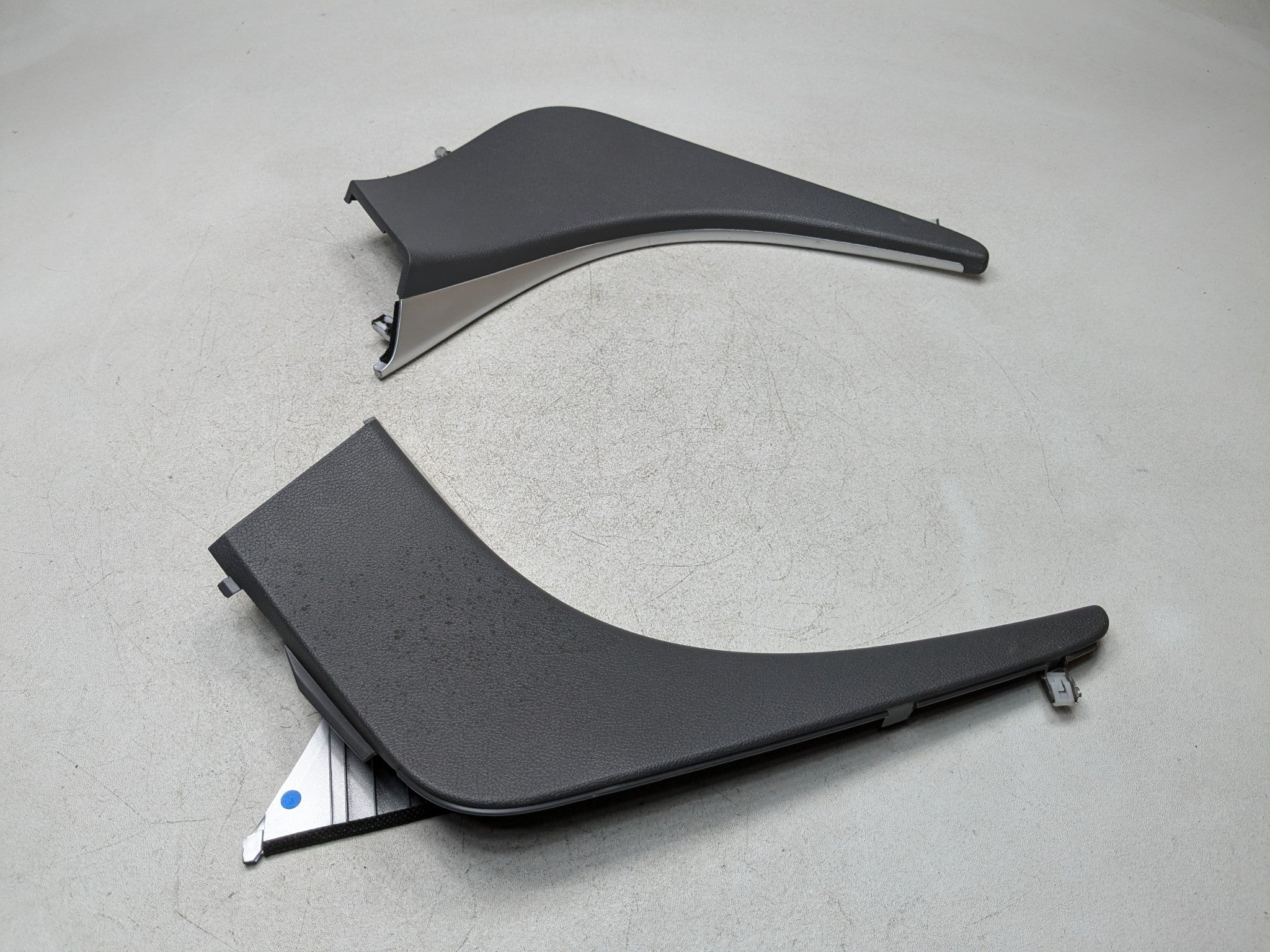 11 - 13 HYUNDAI SONATA OEM CENTER CONSOLE LEFT AND RIGHT SIDE MOULDING TRIM SET