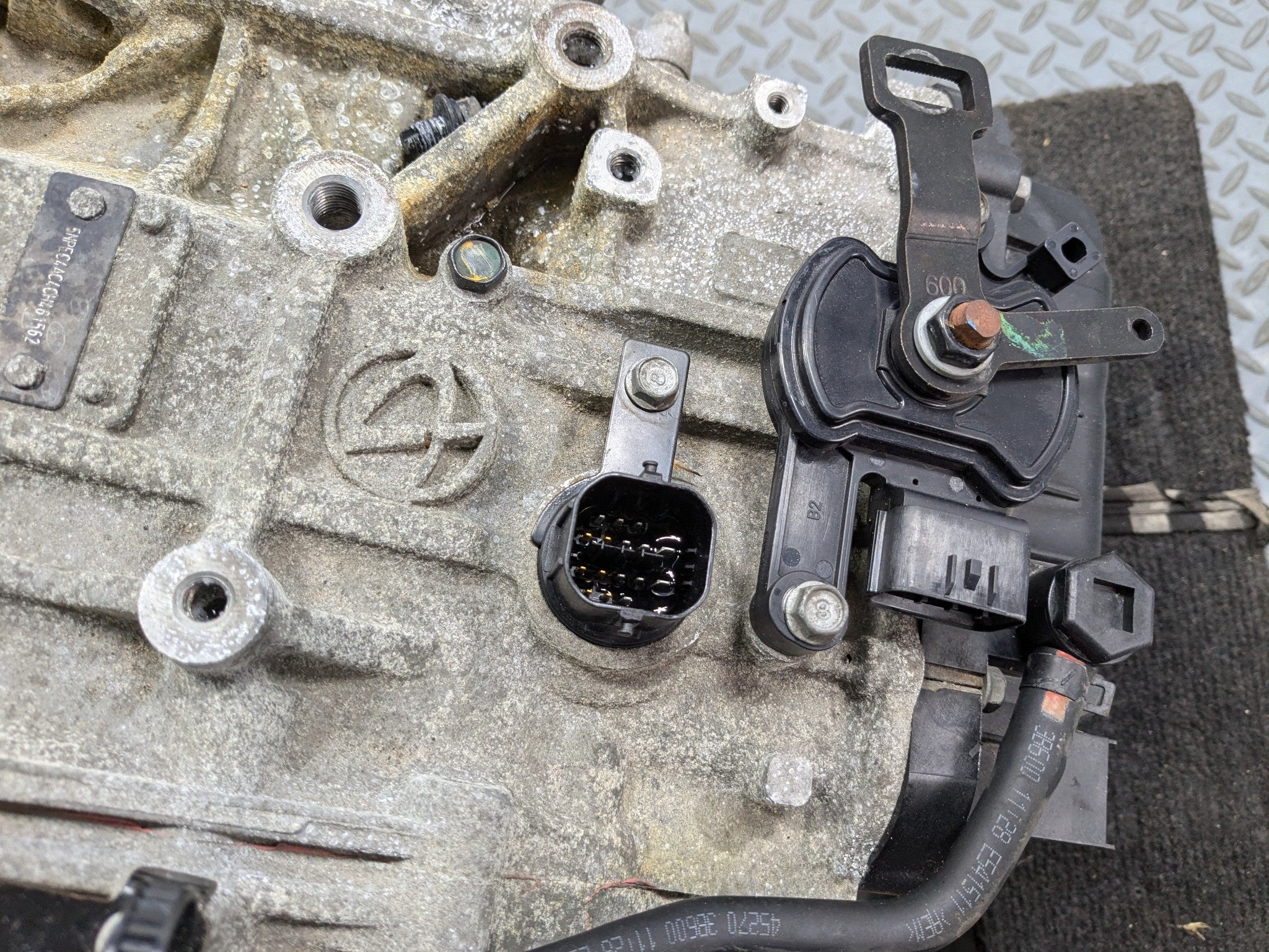 2011 - 2013 HYUNDAI SONATA OEM AUTOMATIC TRANSMISSION GEARBOX ASSEMBLY