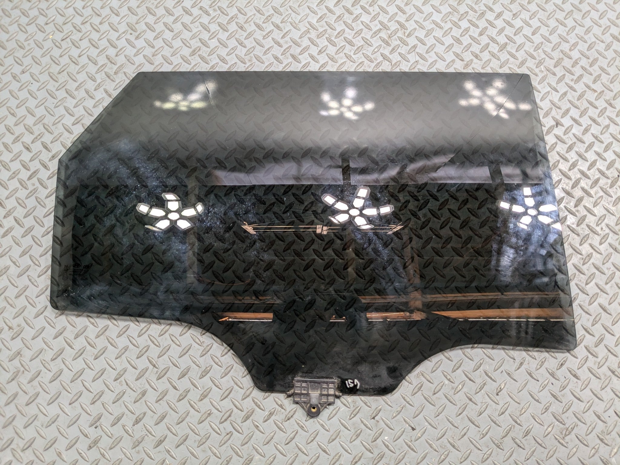 13 - 16 HYUNDAI SANTA FE OEM DOOR WINDOW GLASS WITH PRIVACY TINT REAR RIGHT SIDE
