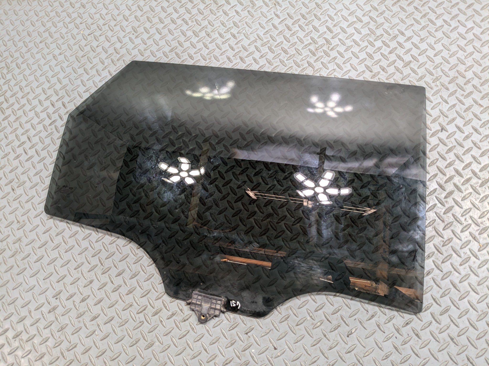 13 - 16 HYUNDAI SANTA FE OEM DOOR WINDOW GLASS WITH PRIVACY TINT REAR RIGHT SIDE