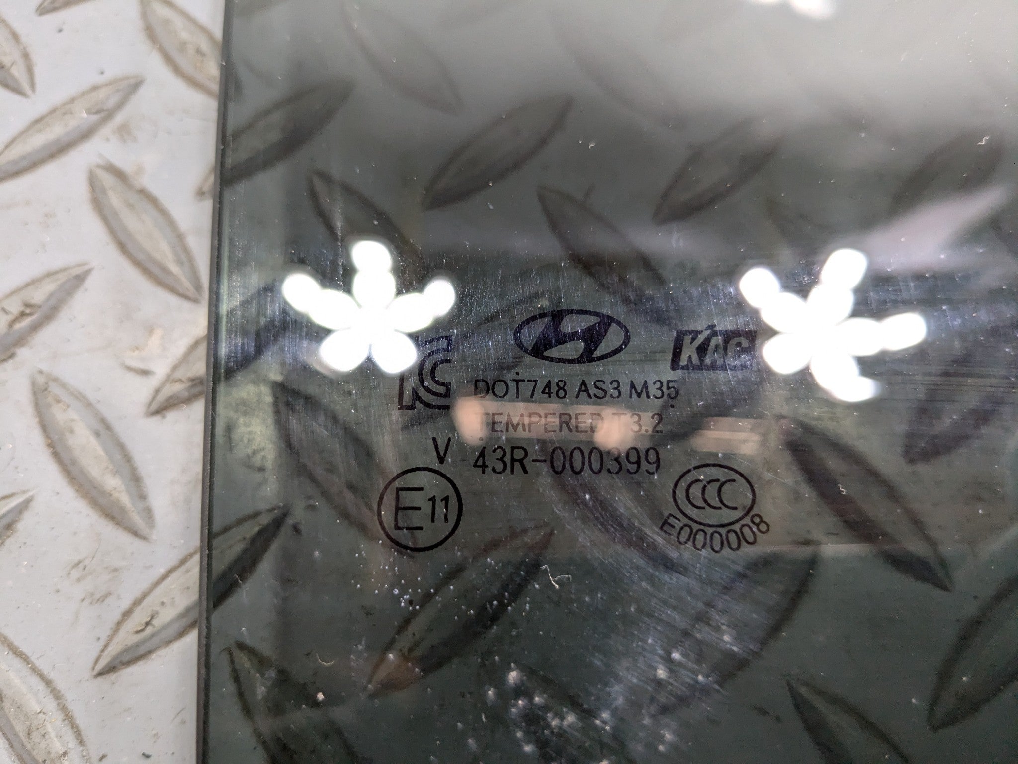 13 - 16 HYUNDAI SANTA FE OEM DOOR WINDOW GLASS WITH PRIVACY TINT REAR RIGHT SIDE