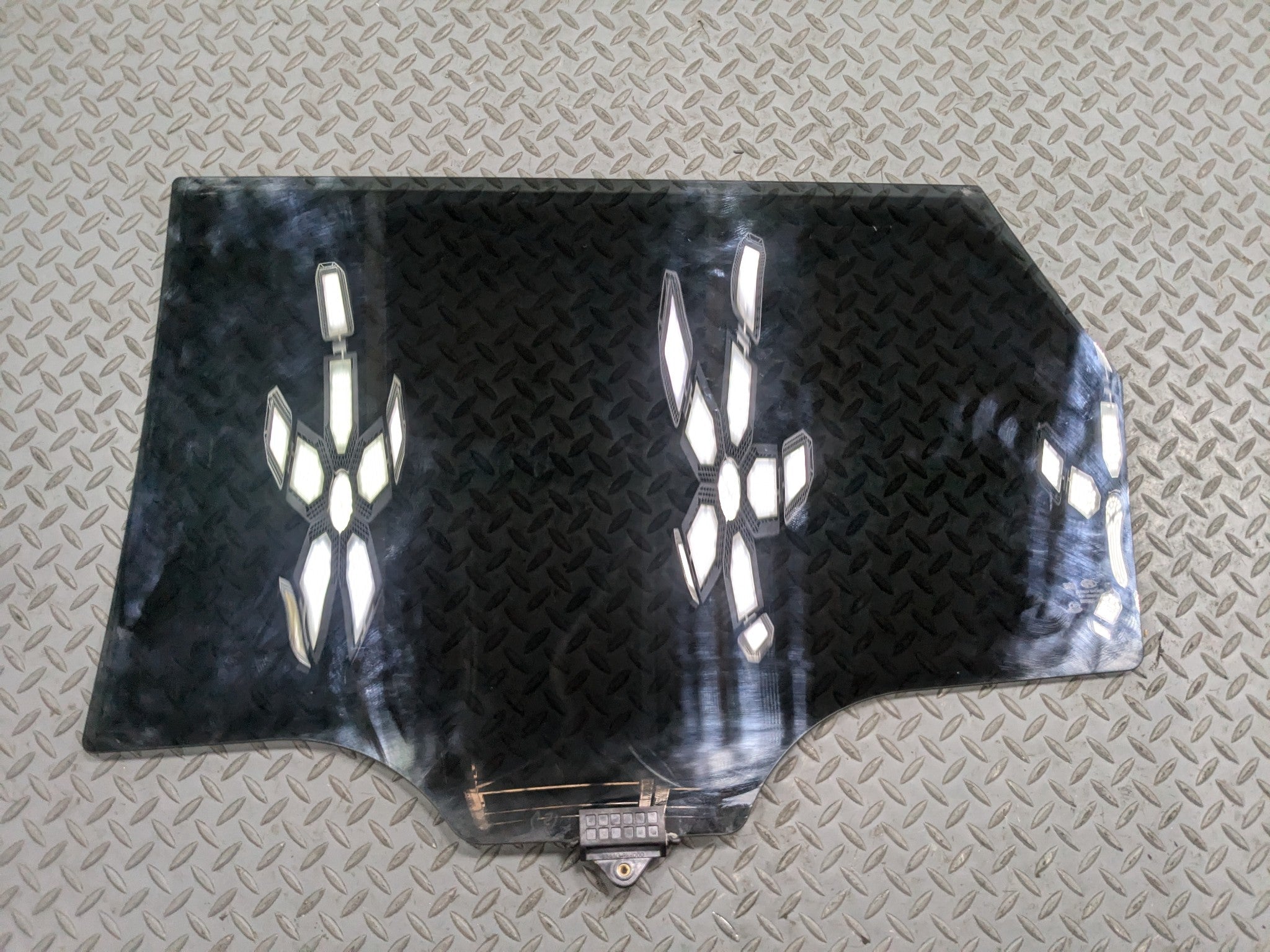 13 - 16 HYUNDAI SANTA FE OEM DOOR WINDOW GLASS WITH PRIVACY TINT REAR RIGHT SIDE