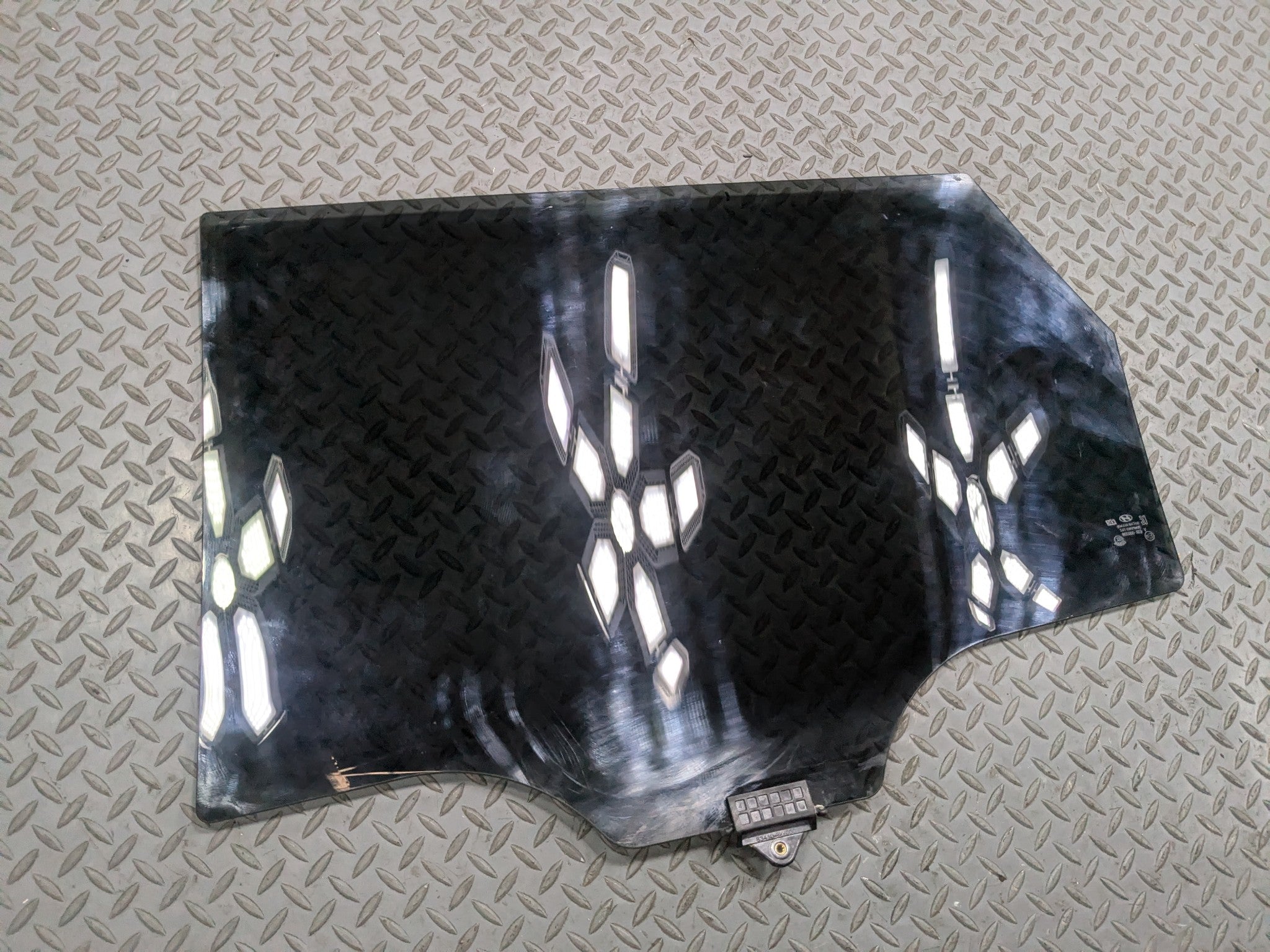 13 - 16 HYUNDAI SANTA FE OEM DOOR WINDOW GLASS WITH PRIVACY TINT REAR RIGHT SIDE