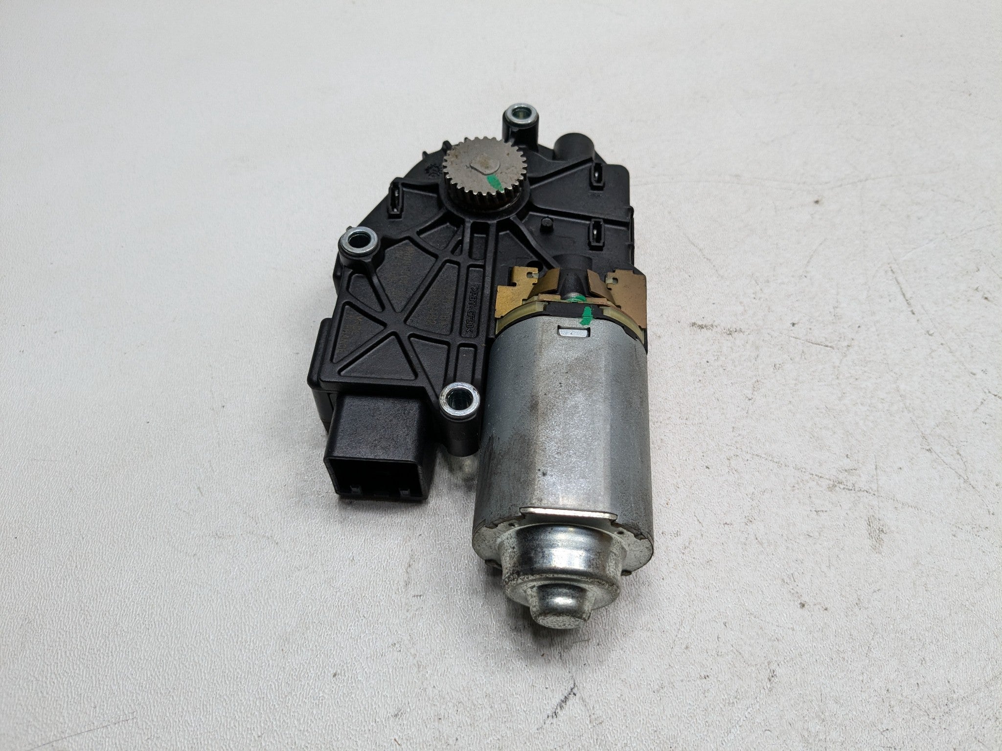 13 - 16 HYUNDAI SANTA FE OEM SUNROOF MOONROOF SLIDING CONTROL MOTOR RIGHT SIDE