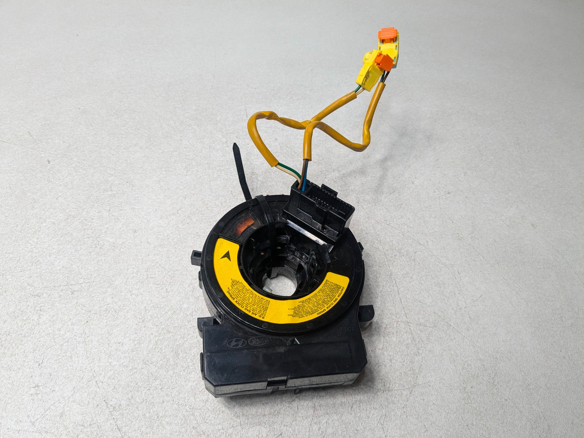 13 - 16 HYUNDAI SANTA FE OEM CLOCKSPRING SRS WITH ANGLE SENSOR STEERING WHEEL