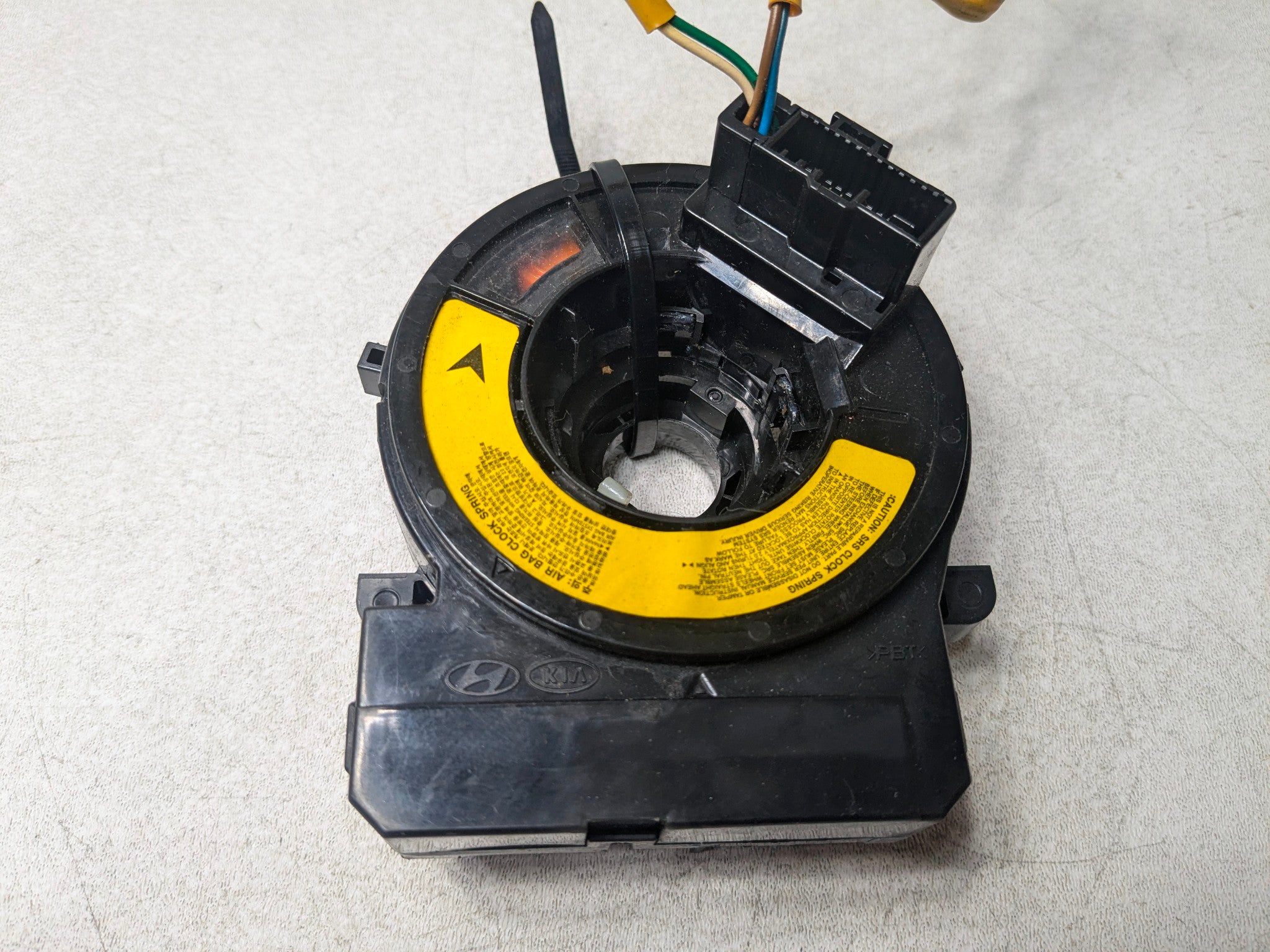 13 - 16 HYUNDAI SANTA FE OEM CLOCKSPRING SRS WITH ANGLE SENSOR STEERING WHEEL