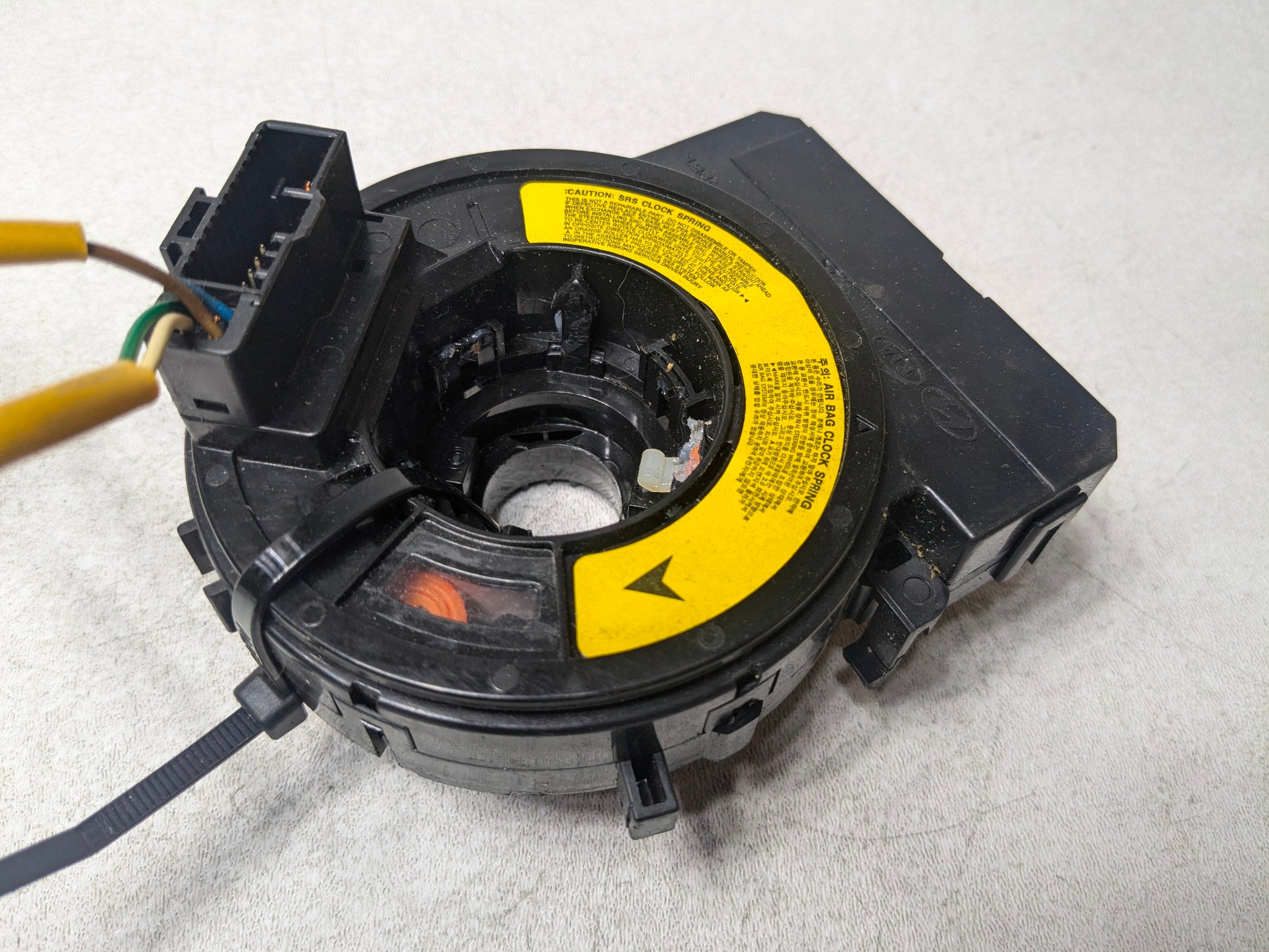 13 - 16 HYUNDAI SANTA FE OEM CLOCKSPRING SRS WITH ANGLE SENSOR STEERING WHEEL