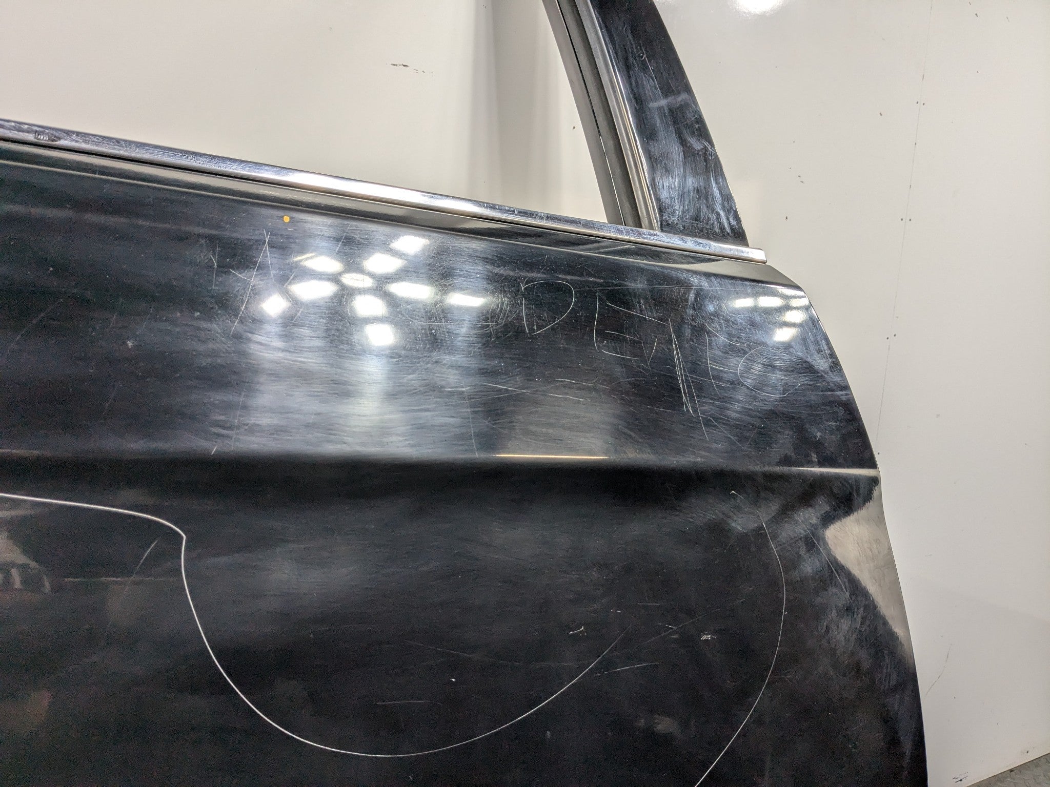 13 - 16 HYUNDAI SANTA FE OEM DOOR SHELL PANEL REAR RIGHT PASSENGER SIDE BLACK