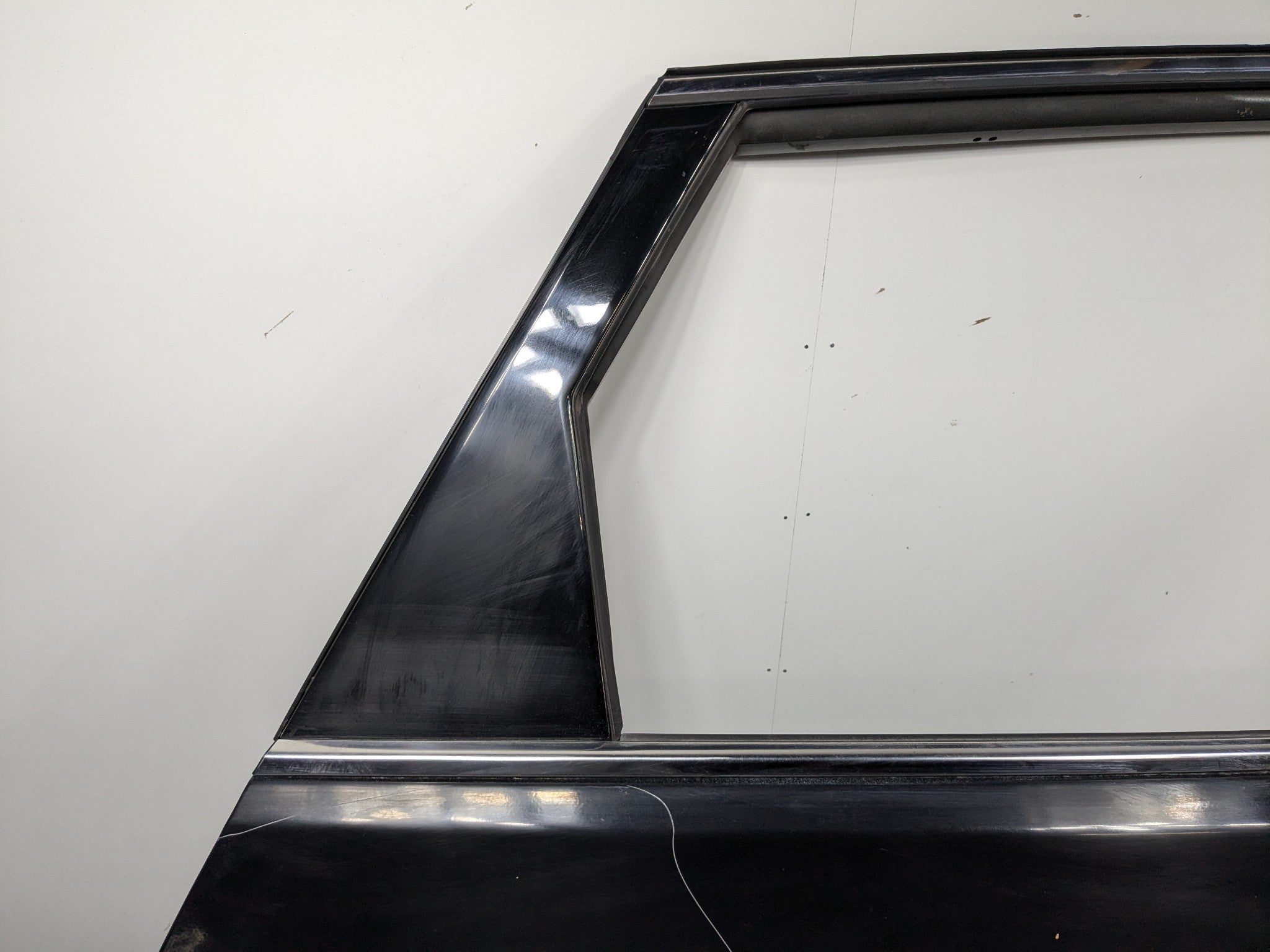 13 - 16 HYUNDAI SANTA FE OEM DOOR SHELL PANEL REAR RIGHT PASSENGER SIDE BLACK